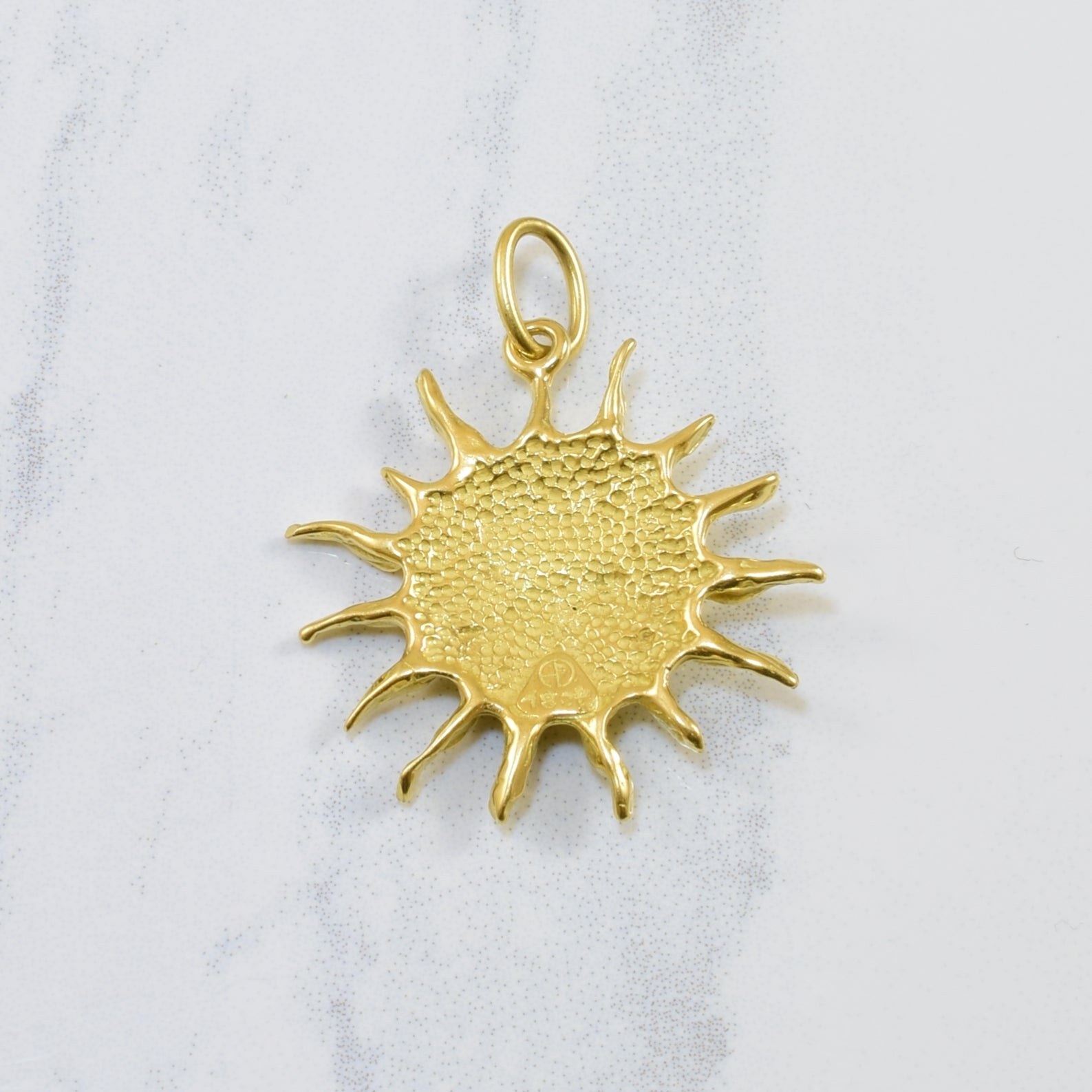 18k Yellow Gold Sun Pendant |