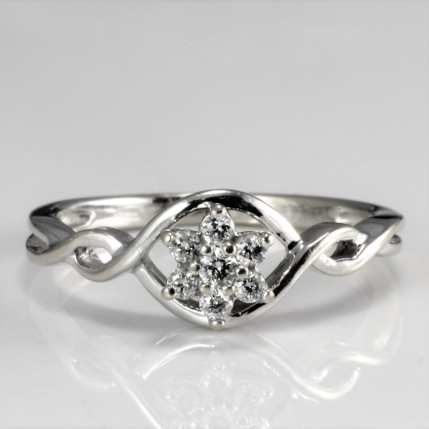 Cluster Diamond Ring | 0.12 ctw, SZ 5.5 |