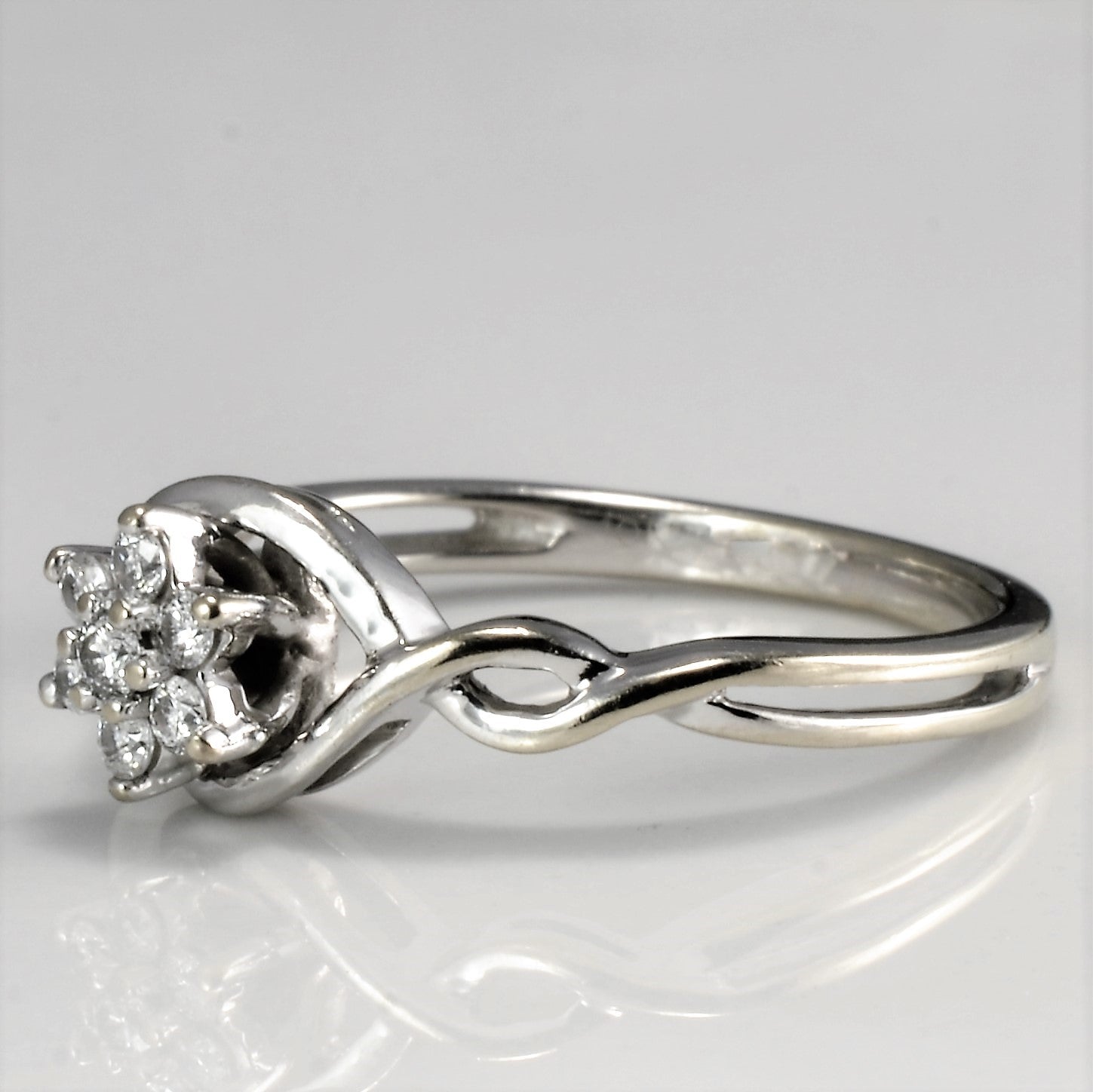 Cluster Diamond Ring | 0.12 ctw, SZ 5.5 |