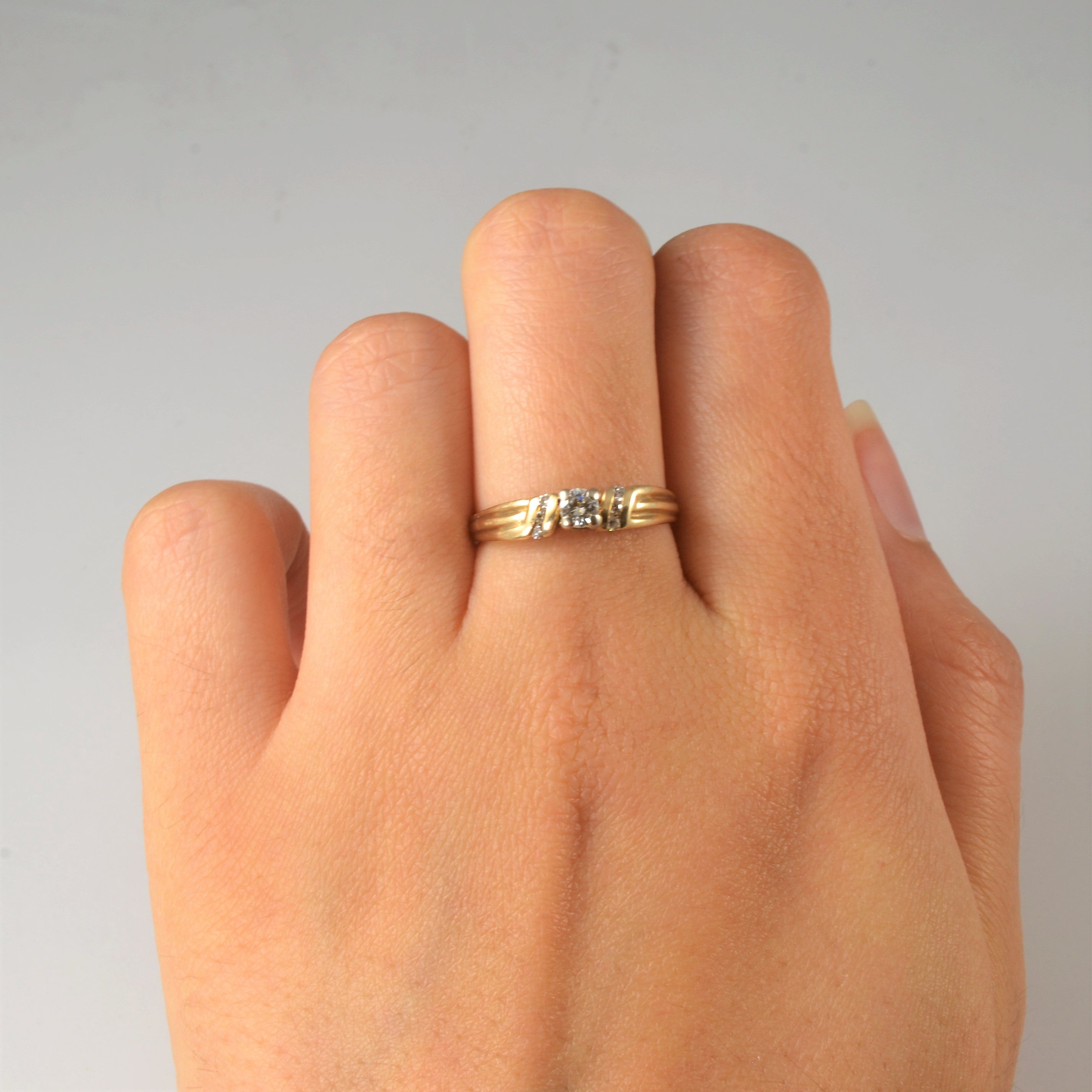 Solitaire with Accents Diamond Ring | 0.21ctw | SZ 7.25 |