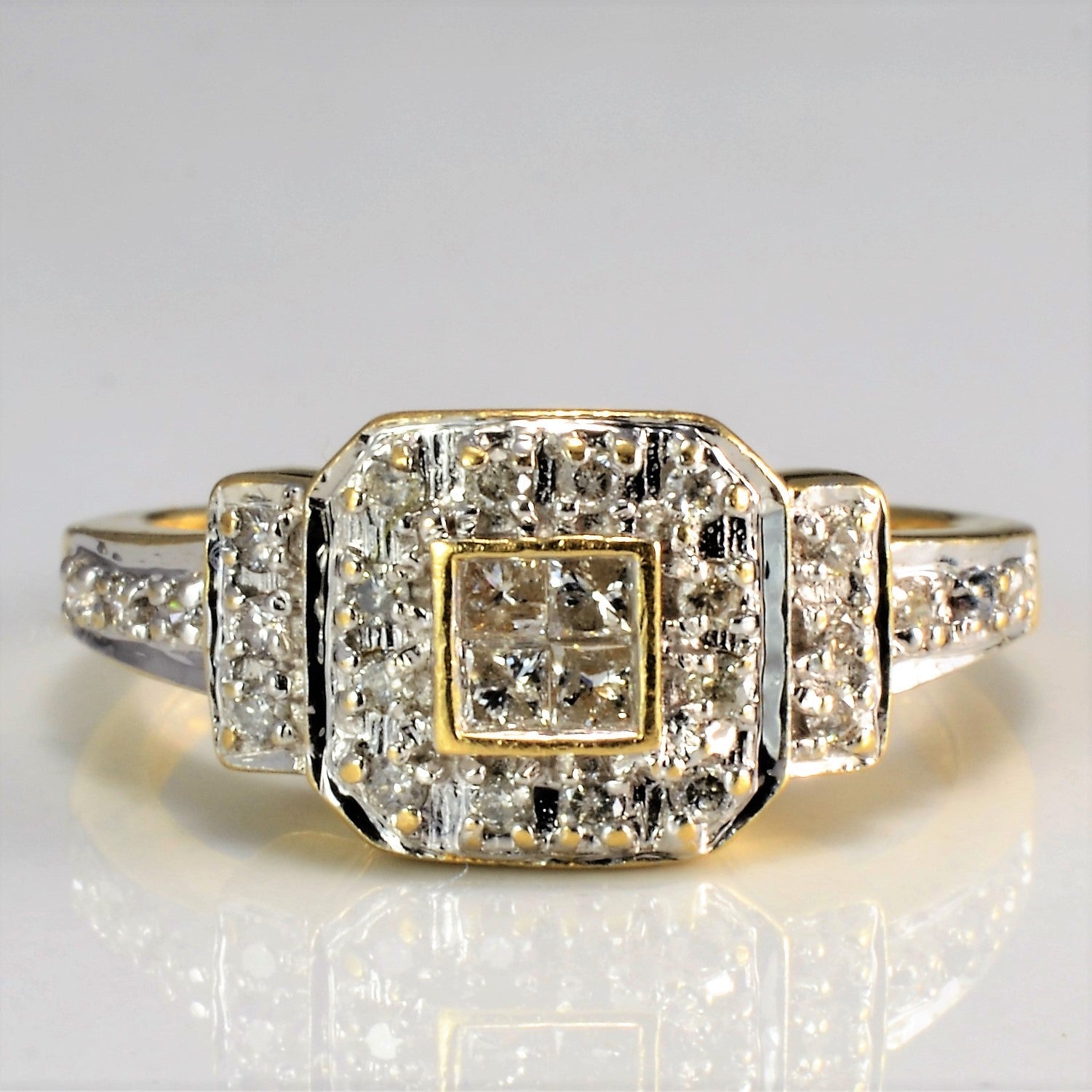 Cluster Set Diamond Ladies Ring | 0.26 ctw, SZ 7 |