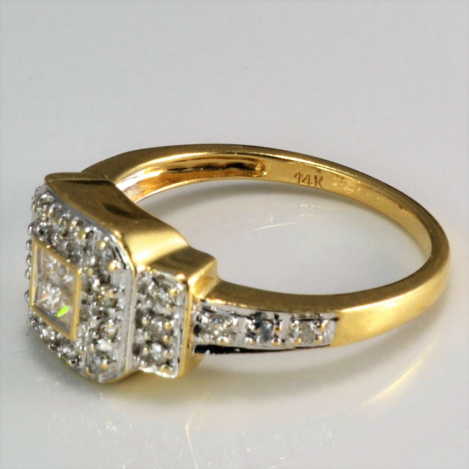 Cluster Set Diamond Ladies Ring | 0.26 ctw, SZ 7 |