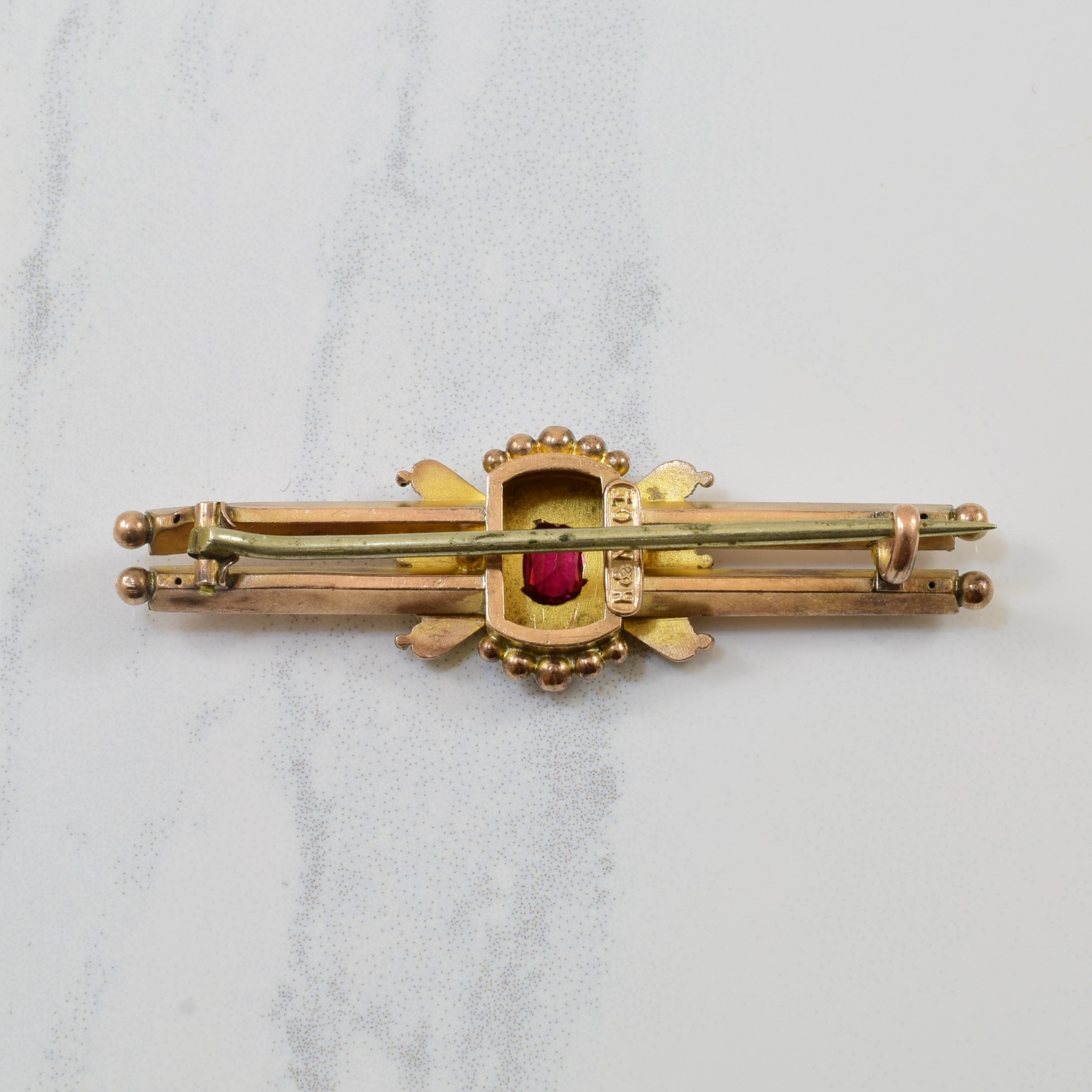Victorian Oval Cut Garnet Brooch | 0.30ct |