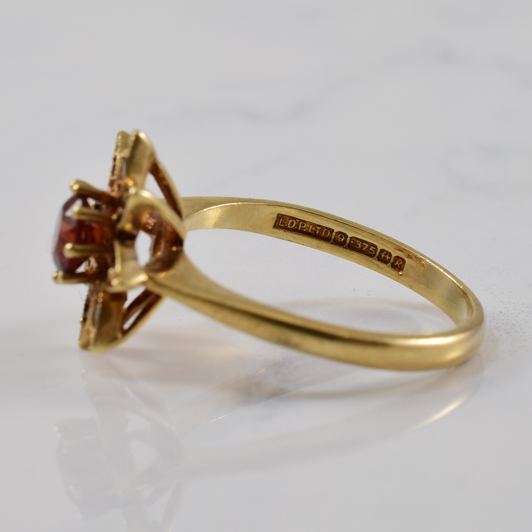 1960s Floral Garnet Ring | 0.70ctw | SZ 6.75 |