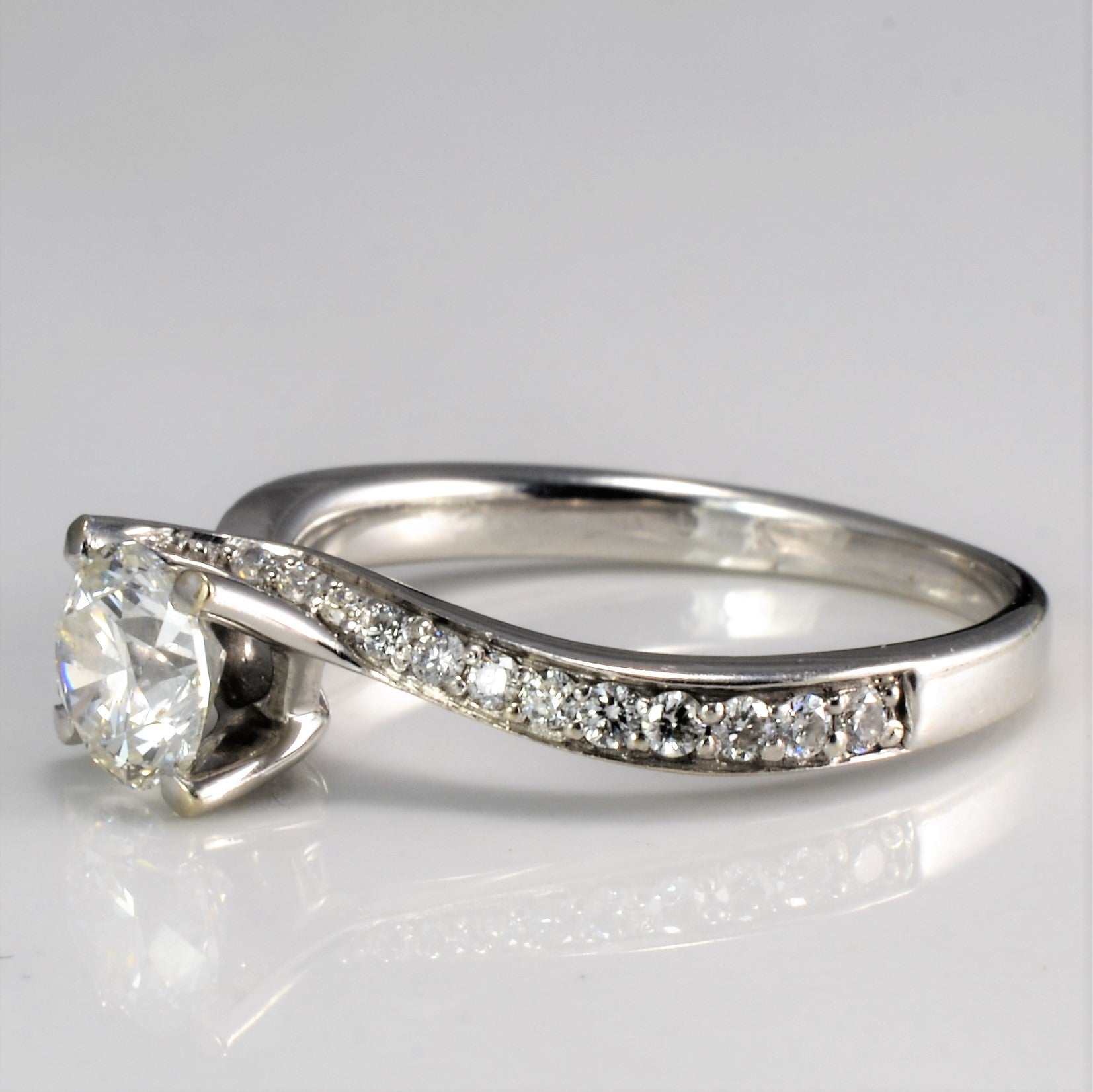 Solitaire with Accents Canadian Diamond Engagement Ring | 0.73 ctw, SZ 4.75 |