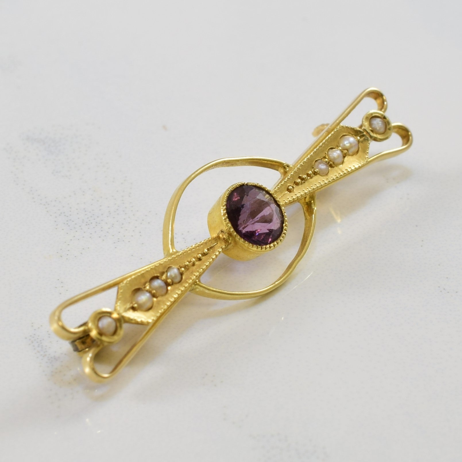 Broche victorienne en perles de culture et perles fines | 0,60 ct | 