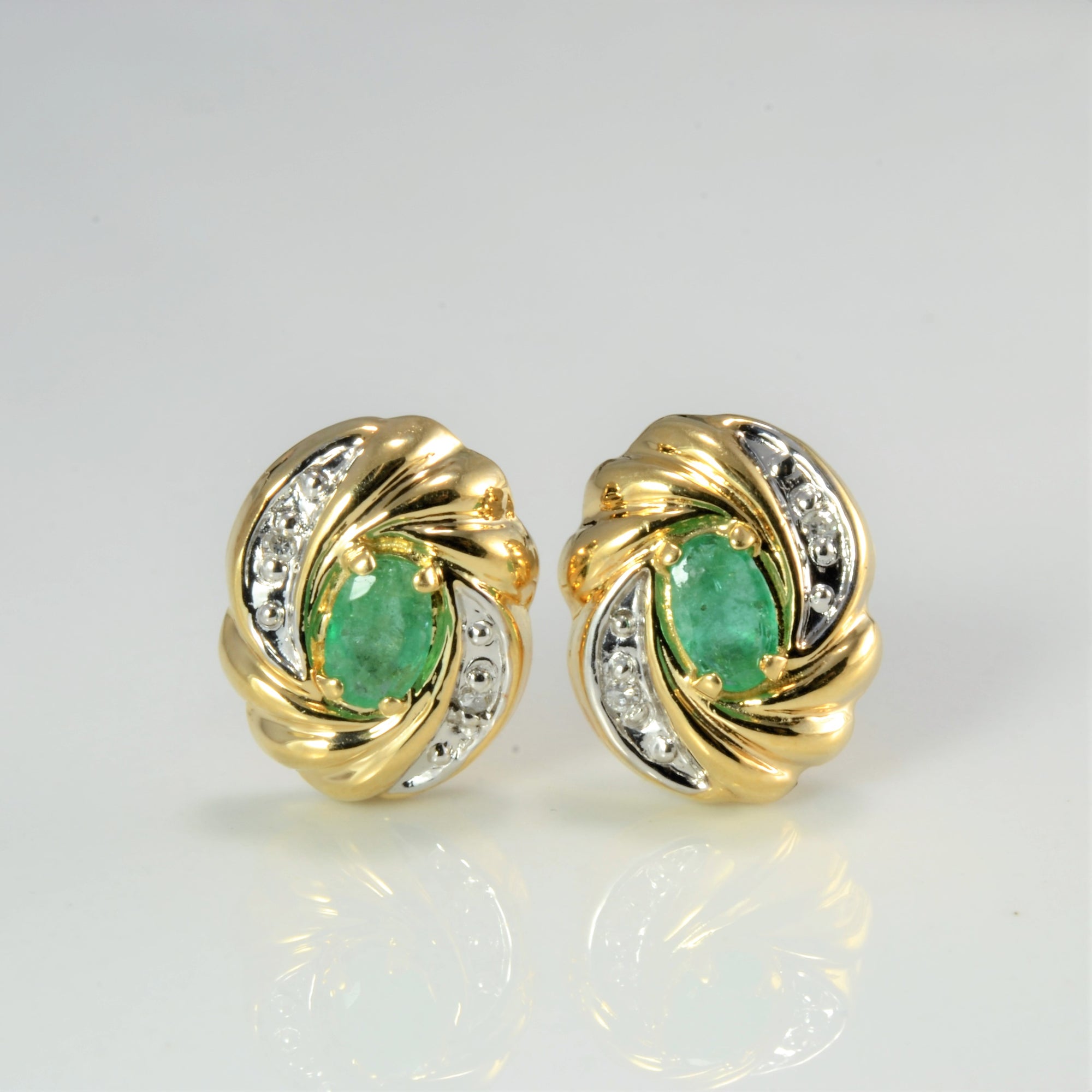 Emerald & Diamond Stud Earring | 0.02 ctw |