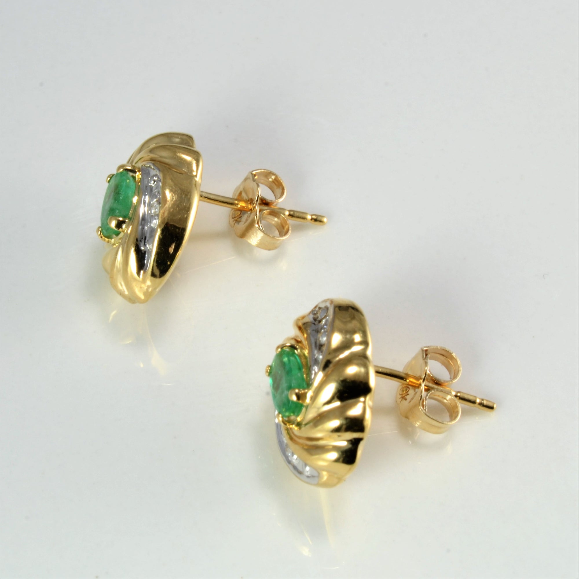 Emerald & Diamond Stud Earring | 0.02 ctw |