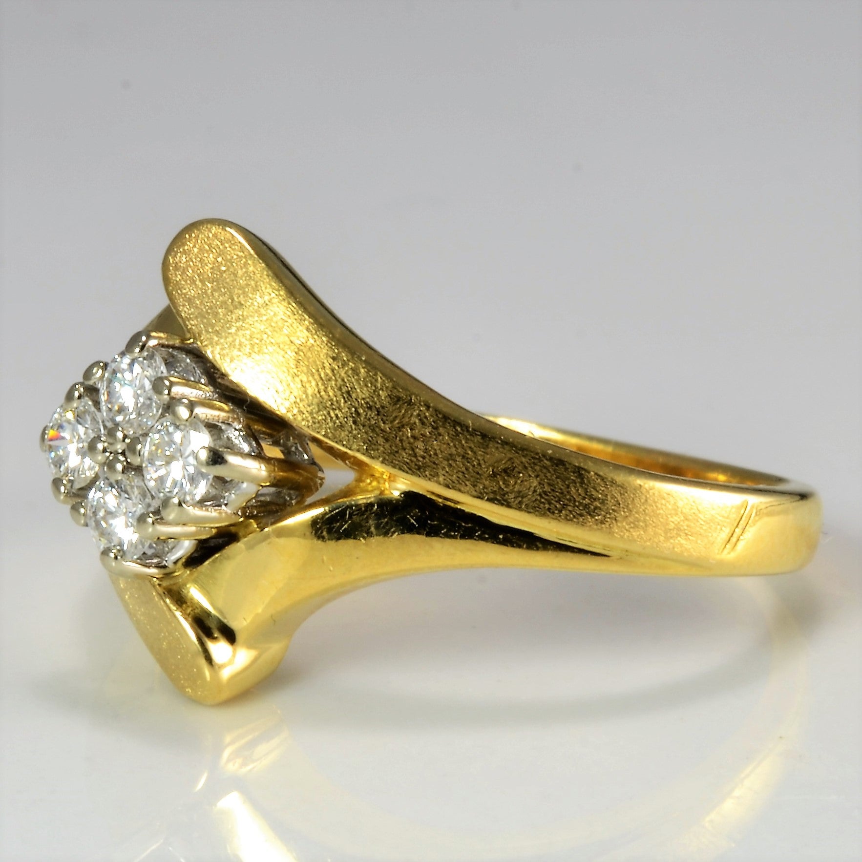 Chevron Diamond Ladies Ring | 0.30 ctw, SZ 8.75 |