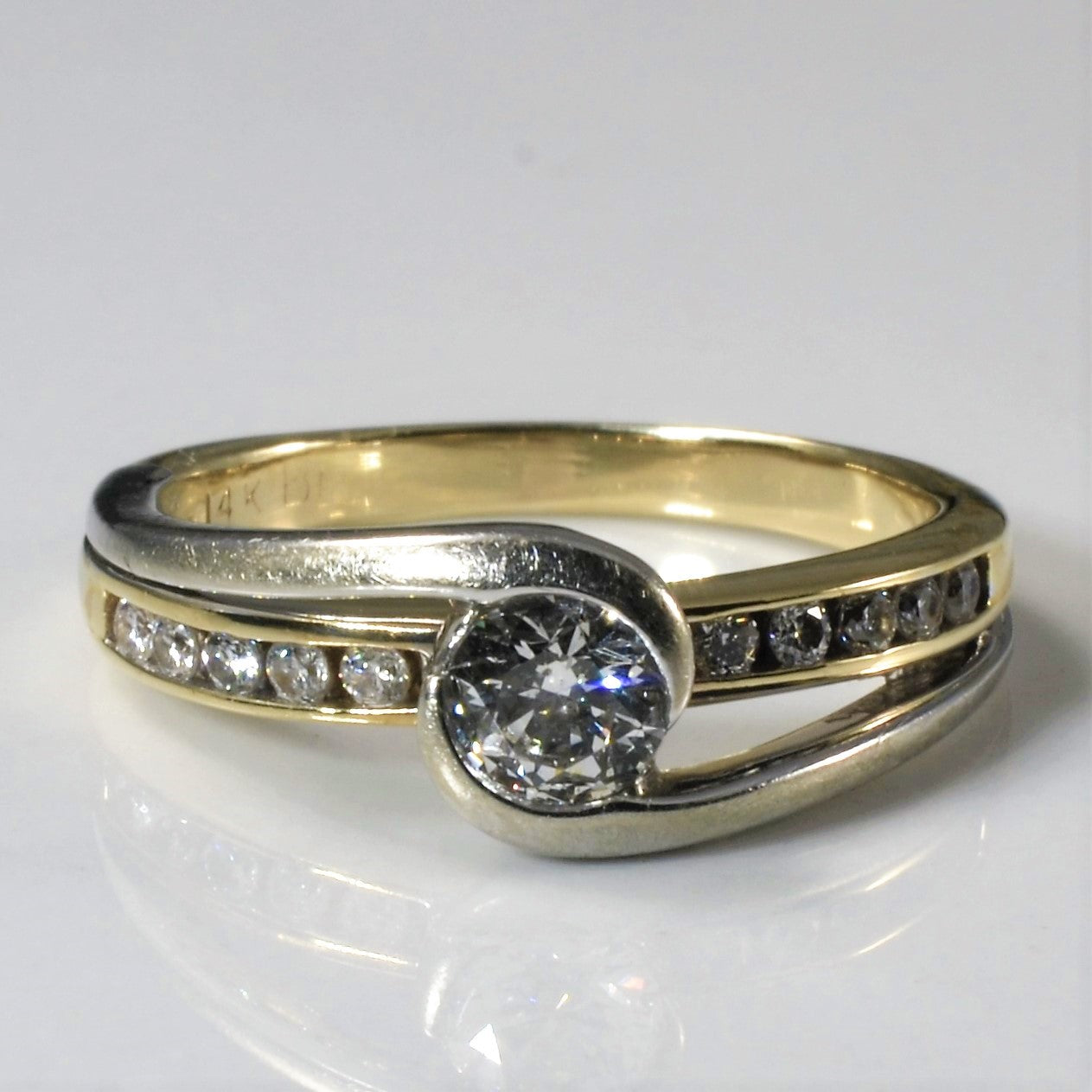 Bague à diamants bicolores sertie par un diamant | 0,47 ct | Taille 6 | 