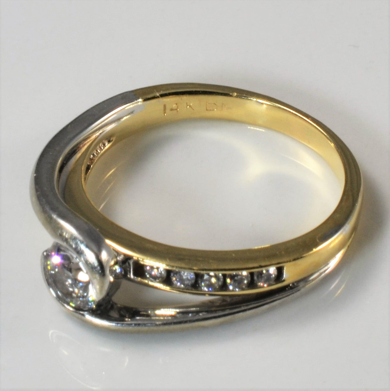 Bague à diamants bicolores sertie par un diamant | 0,47 ct | Taille 6 | 