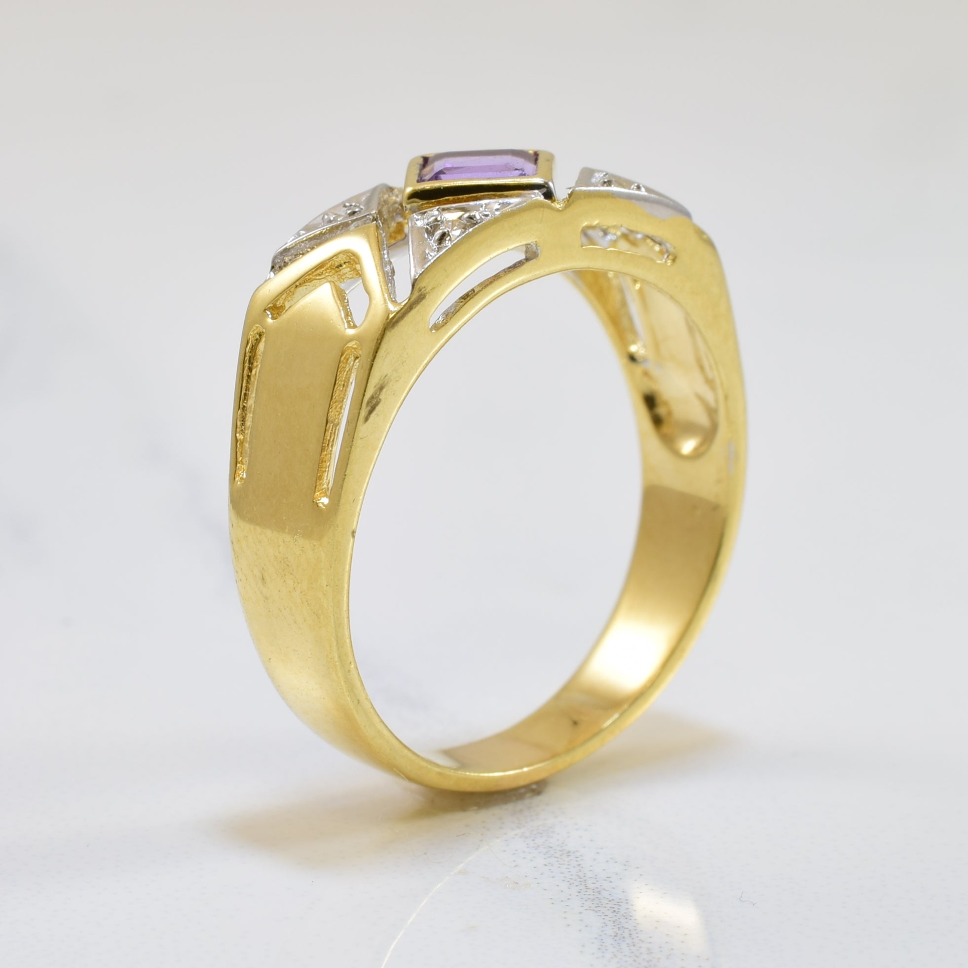 Amethyst & Diamond Ring | 0.30ct, 0.03ctw | SZ 7.5 |