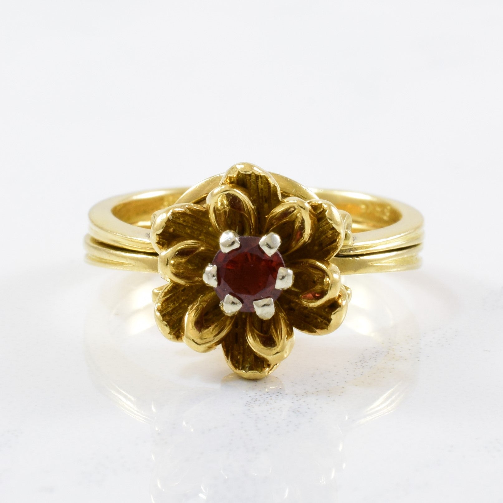 'Birks' Floral Garnet Ring Circa 1950s | 0.20ct | SZ 4.75 |