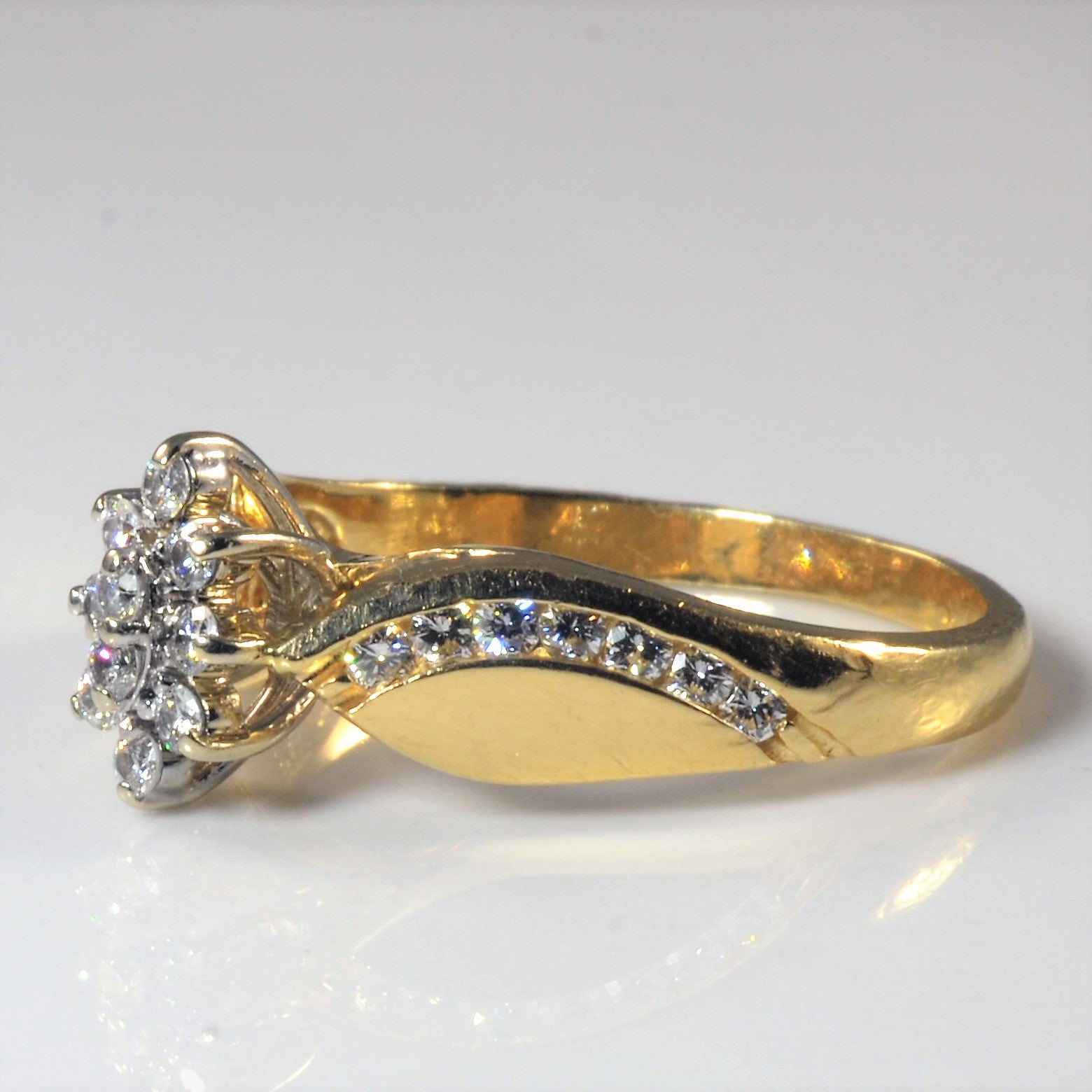 Marquise Shaped Diamond Cluster Ring | 0.30ctw | SZ 6 |
