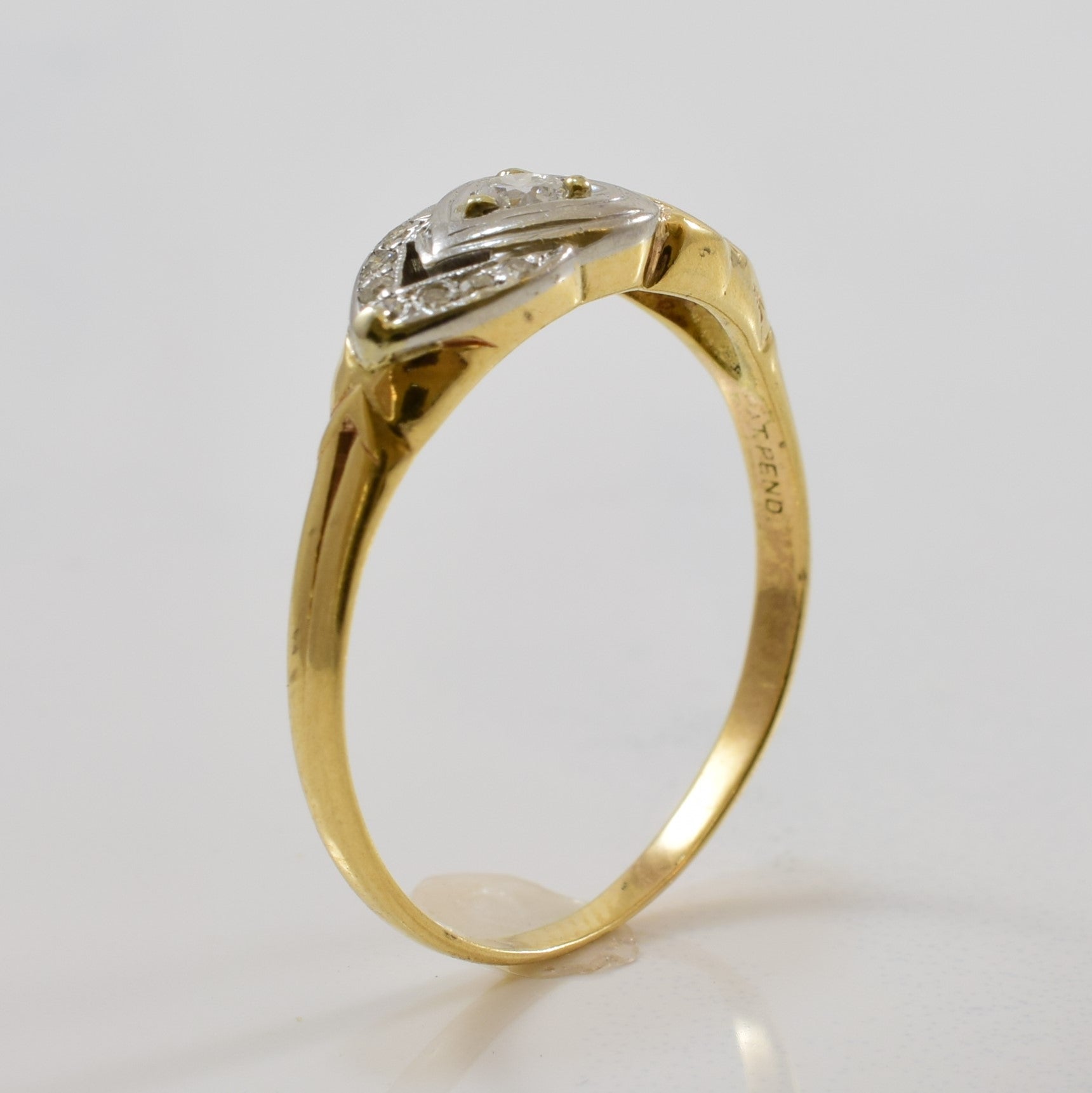 Cupid's Bow Diamond Heart Ring | 0.10ctw | SZ 8.25 |