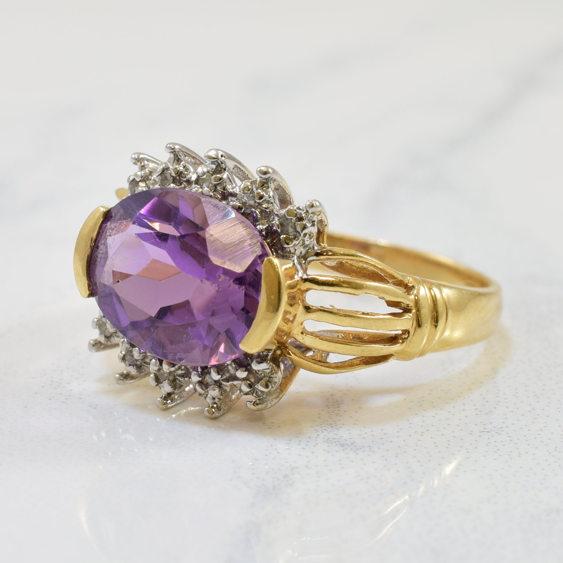 Oval Amethyst & Diamond Ring | 2.75ct, 0.04ctw | SZ 5.5 |