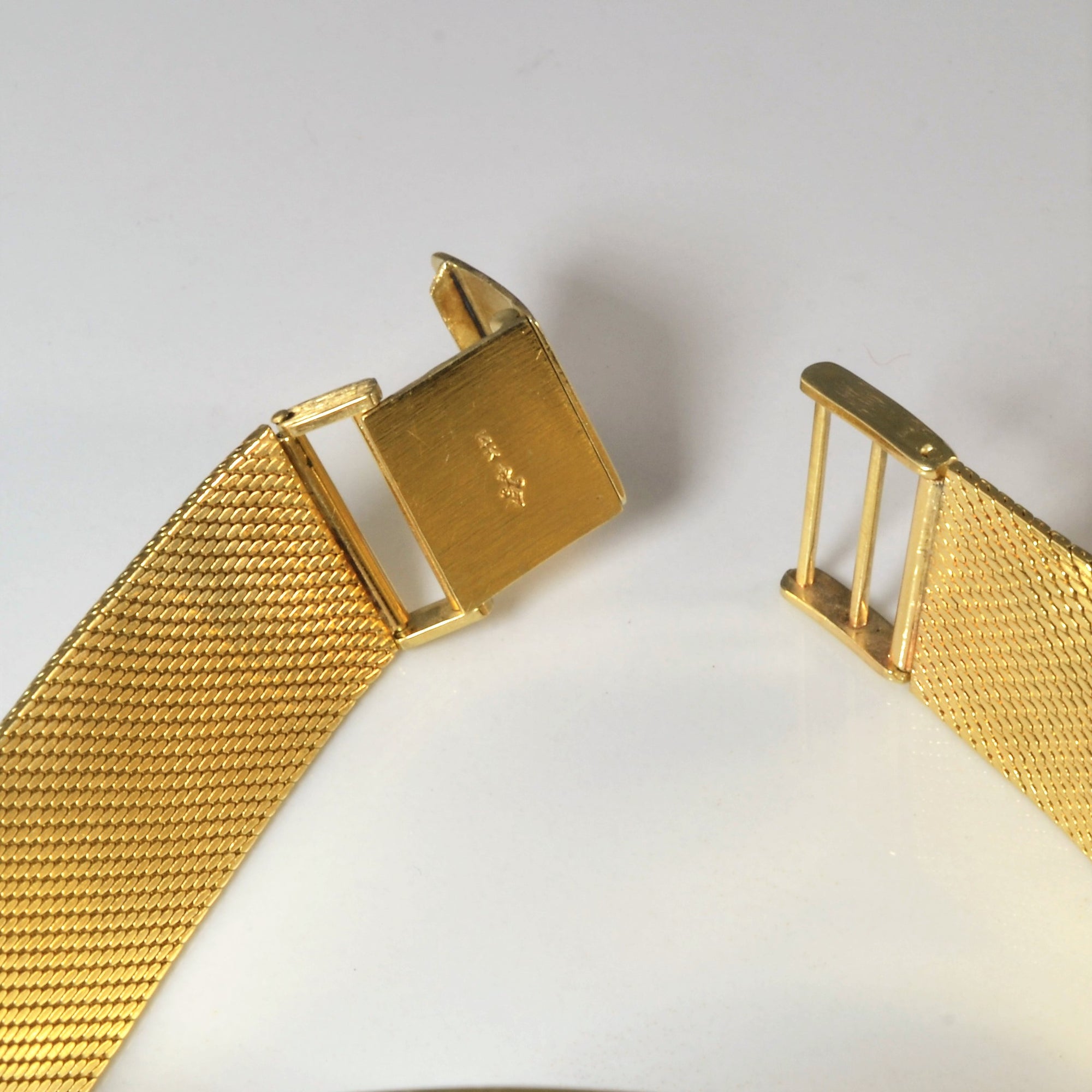 Lucien Piccard' Vintage Yellow Gold Watch | 7.5