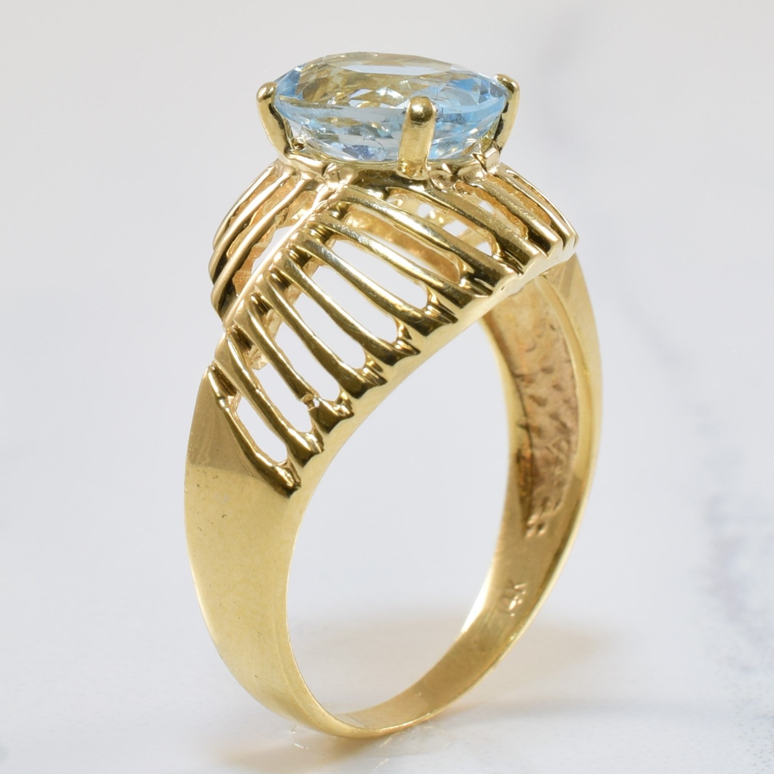 Solitaire Aquamarine Radial Open Work Ring | 1.70ct | SZ 8.5 |