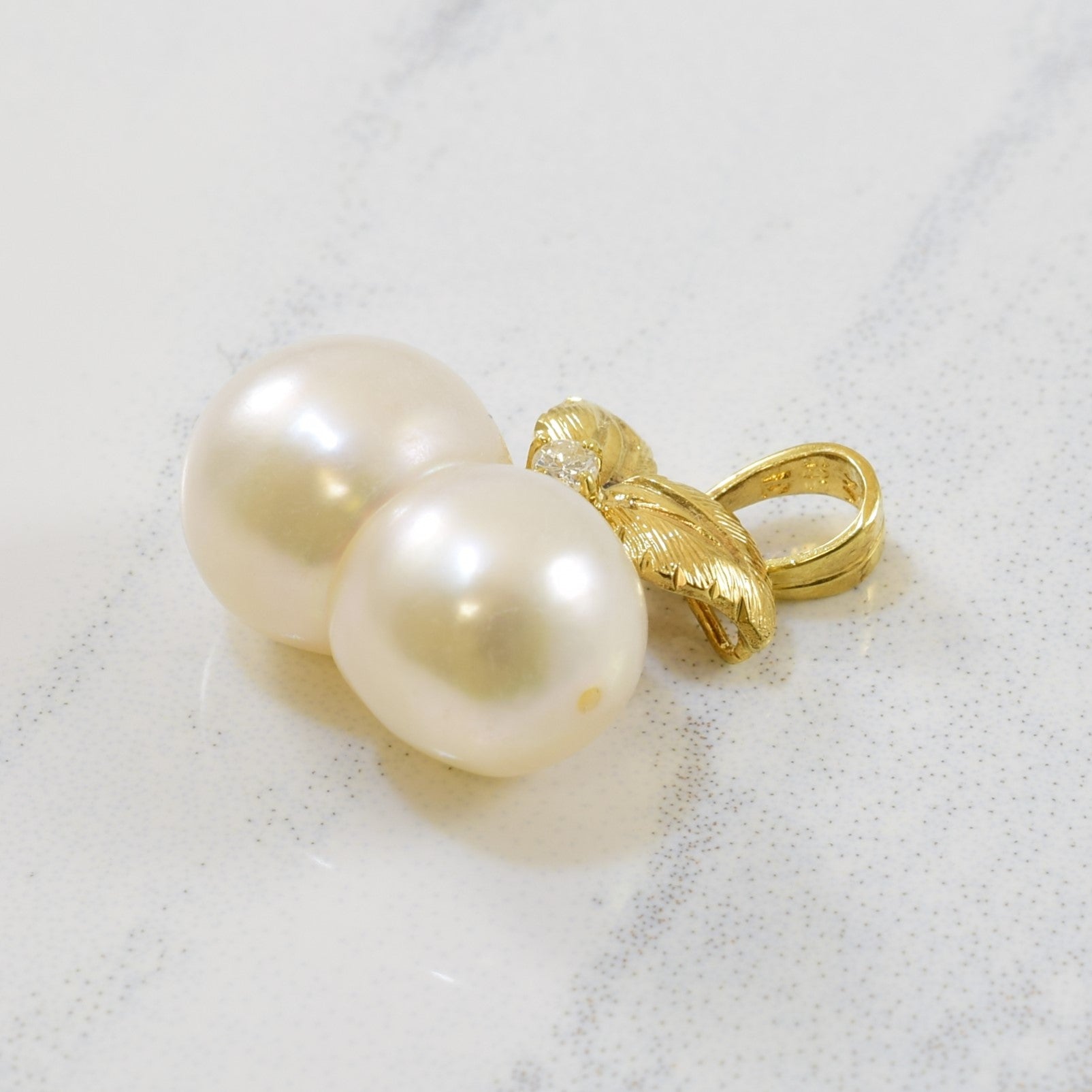 Baroque Pearl & Diamond Pendant | 7.90ctw, 0.02ct |