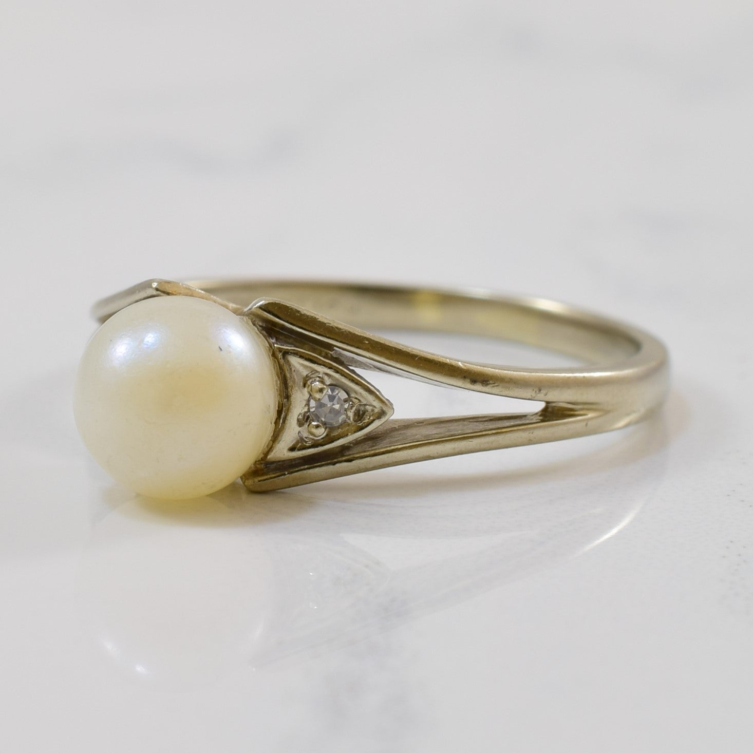 Pearl & Diamond Ring | 2.00ct, 0.02ctw | SZ 7.5 |