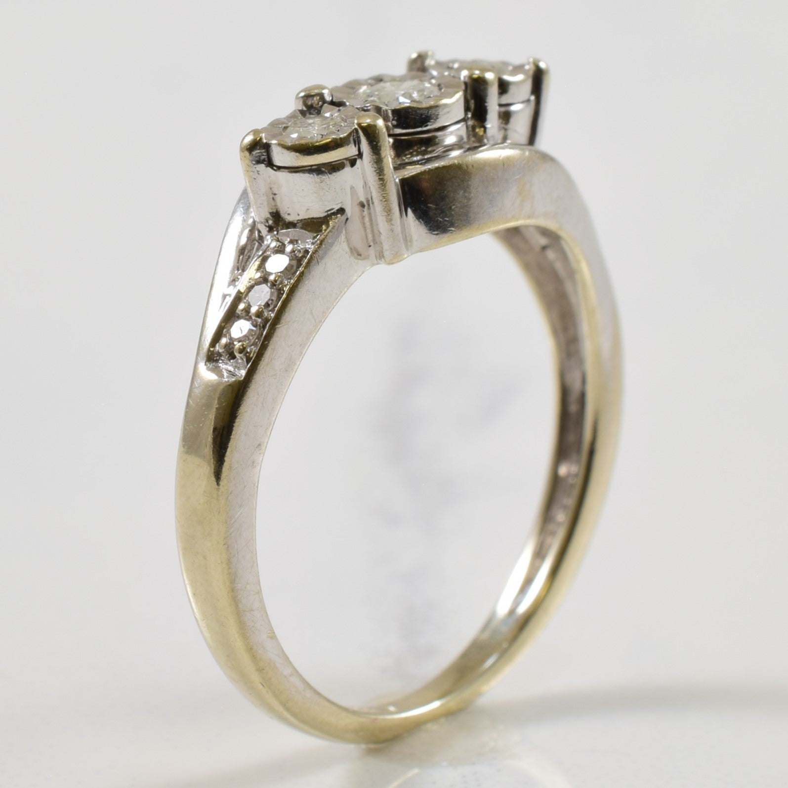 Illusion Set Diamond Bypass Ring | 0.14ctw | SZ 6 |