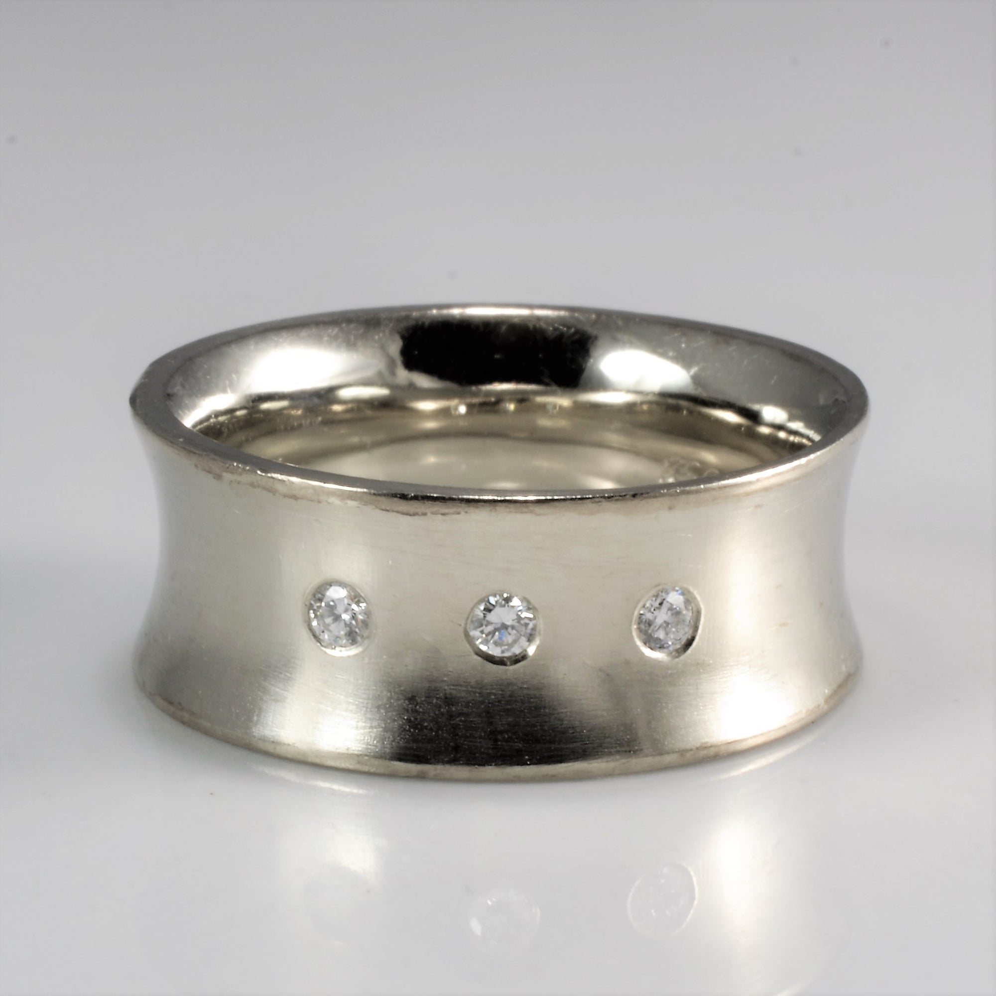 Gypsy Set Three Stone Diamond Band | 0.05 ctw, SZ 6 |