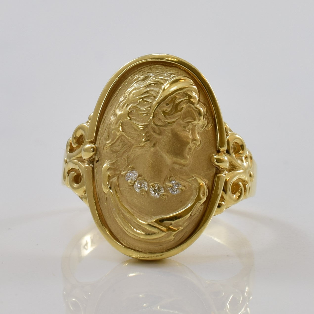 Diamond Necklace Cameo Ring | 0.04ctw | SZ 8 |