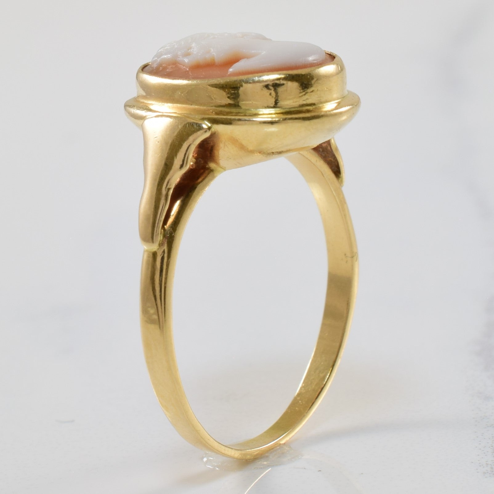 Shell Cameo Ring | 2.40ct | SZ 9 |