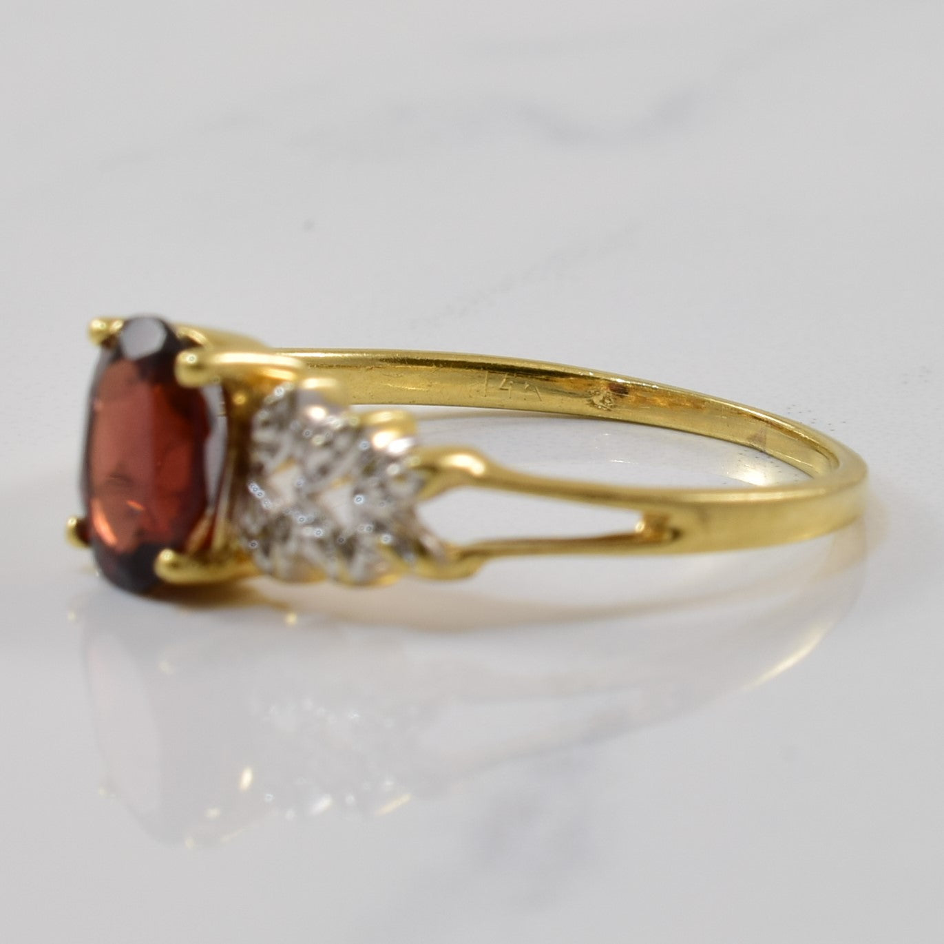 Garnet & Diamond Ring | 1.00ct, 0.01ctw | SZ 6.75 |