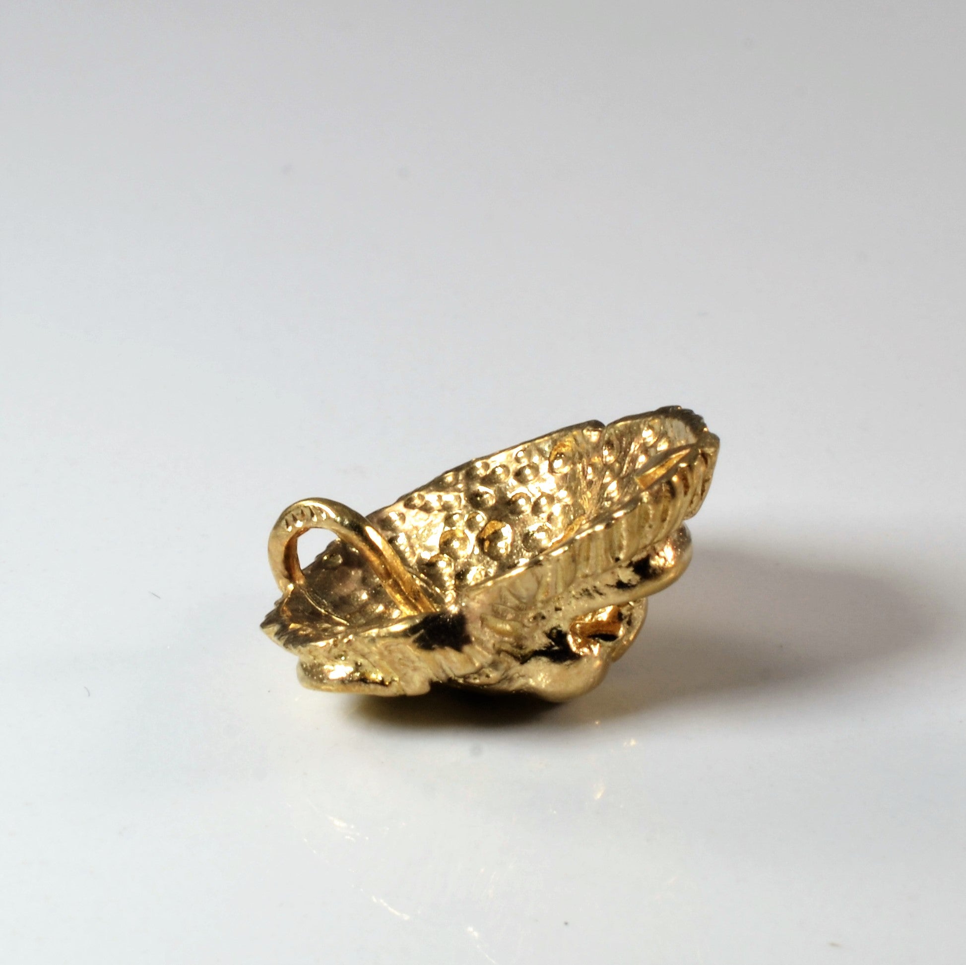 Gold Lion Pendant |