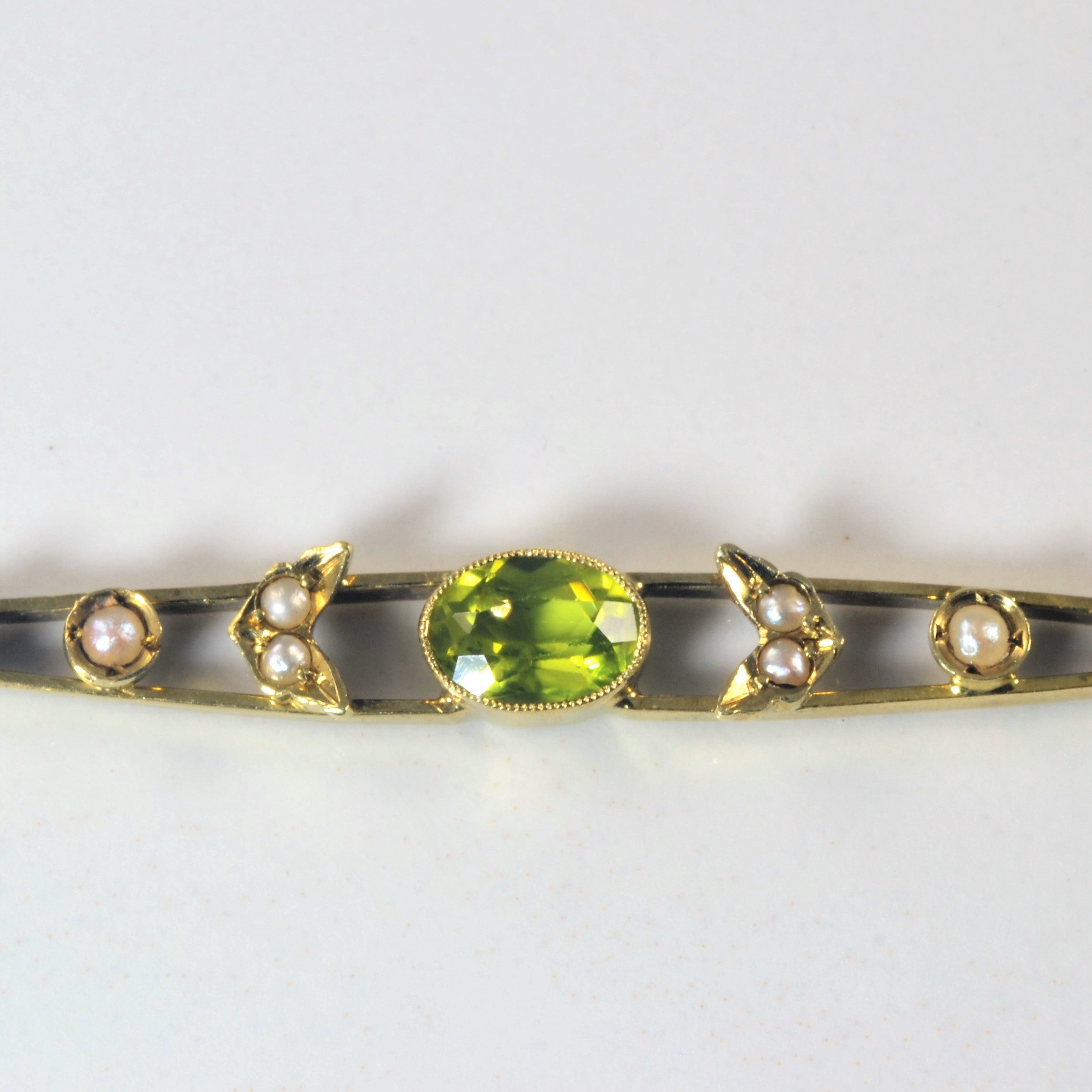 'Bespoke' Edwardian Peridot & Pearl Bar Pendant Necklace | 0.65ct | 18" |