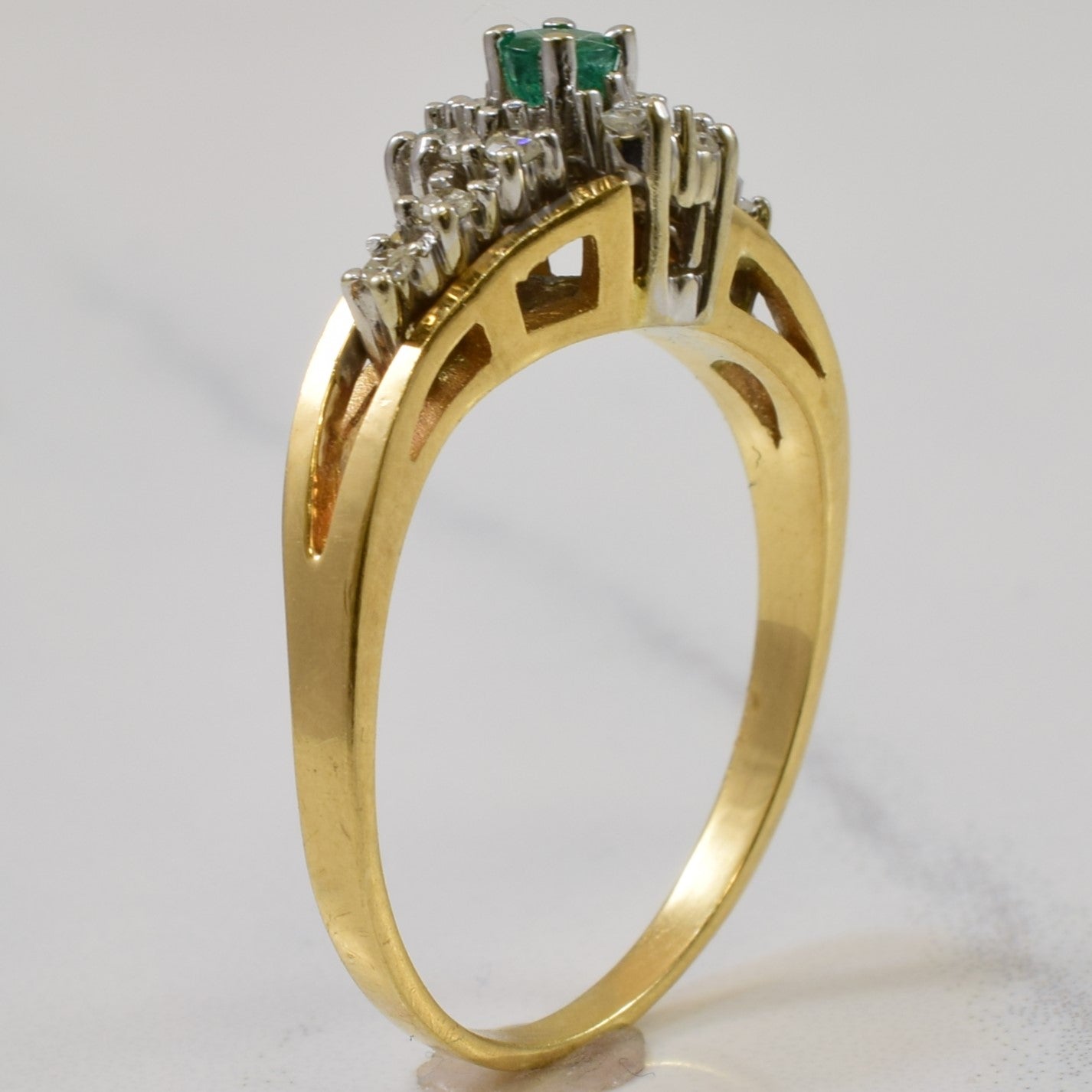 Diamond & Emerald Bypass Ring | 0.12ctw, 0.10ct | SZ 7.25 |