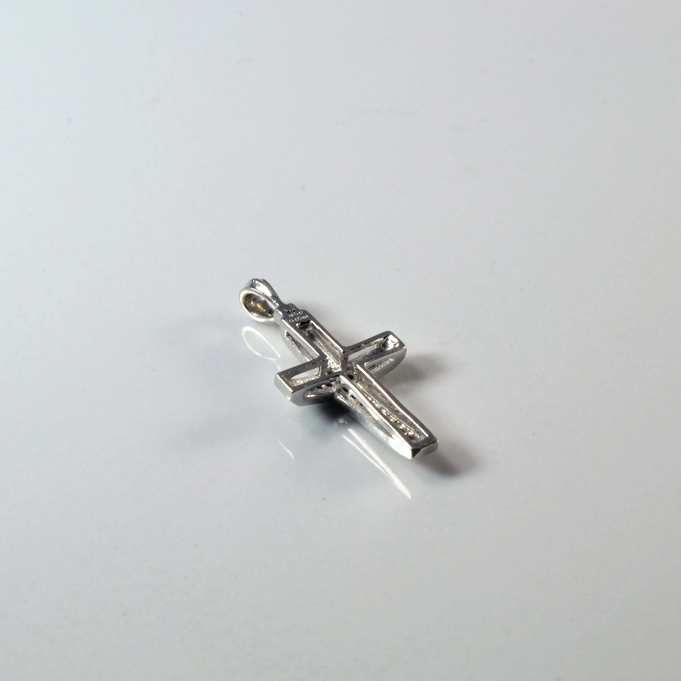 Diamond Cross Pendant | 0.05ctw |