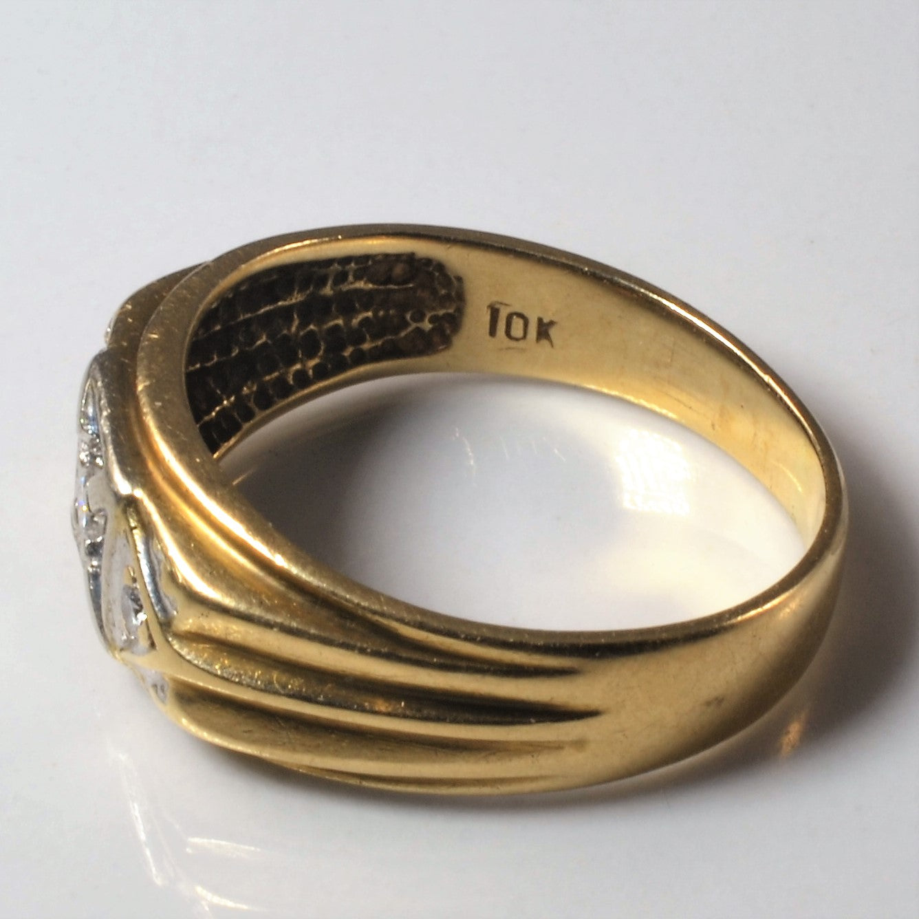 Three Stone Diamond Ring | 0.10ctw| SZ 8.5 |