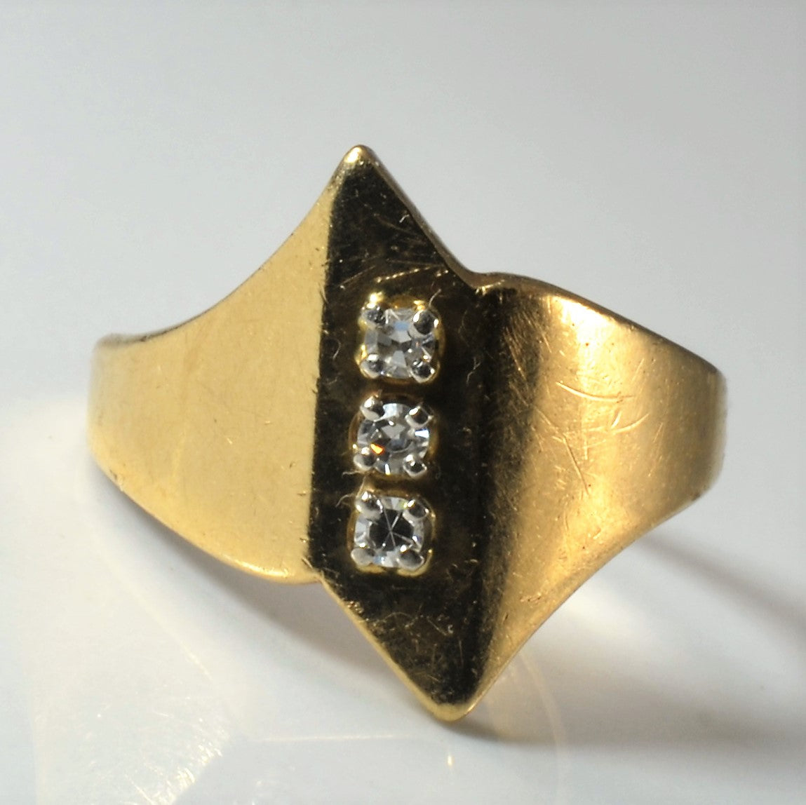Diamond Chevron Ring | 0.07ctw | SZ 6 |