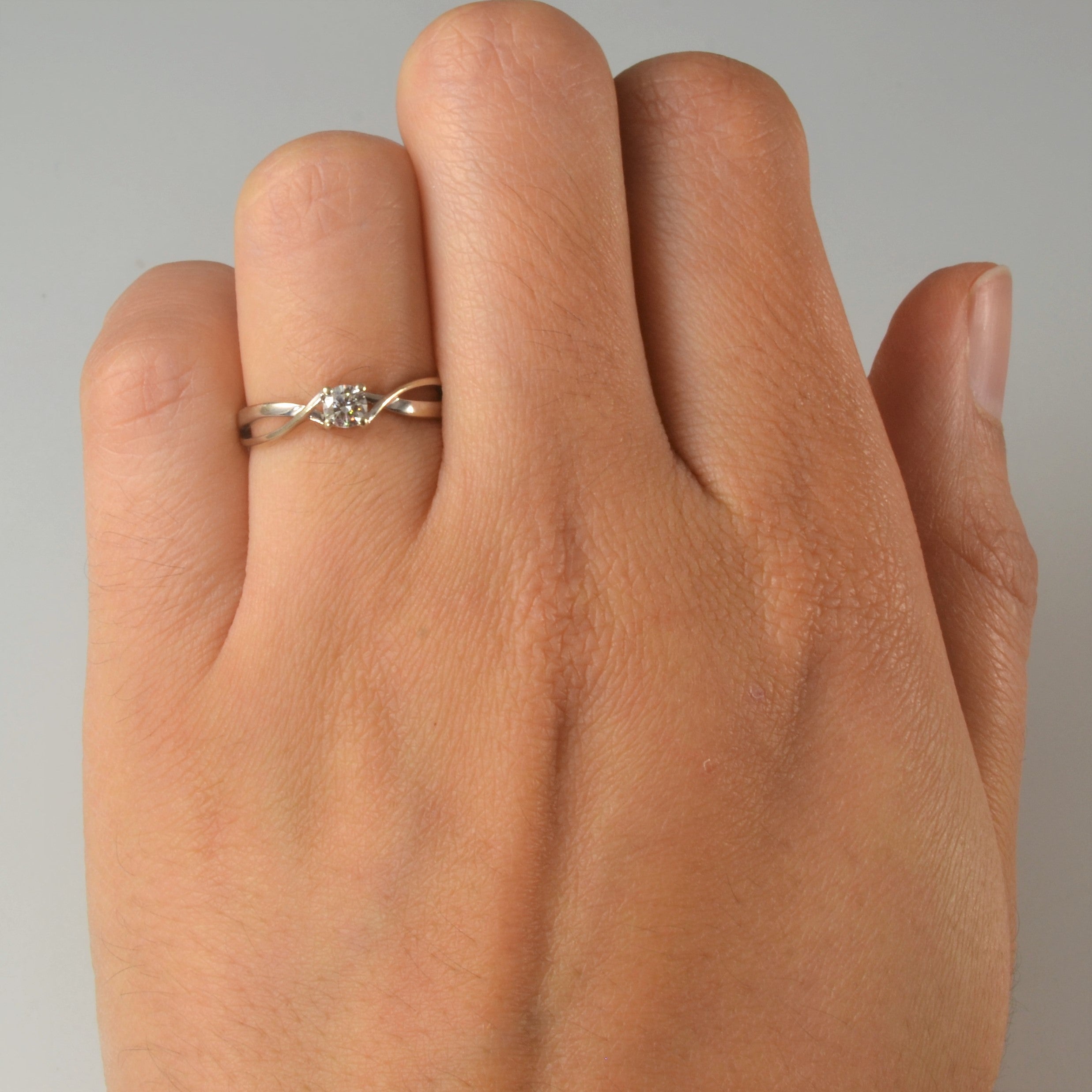Solitaire Diamond Twist Ring | 0.16ct | SZ 4.5 |