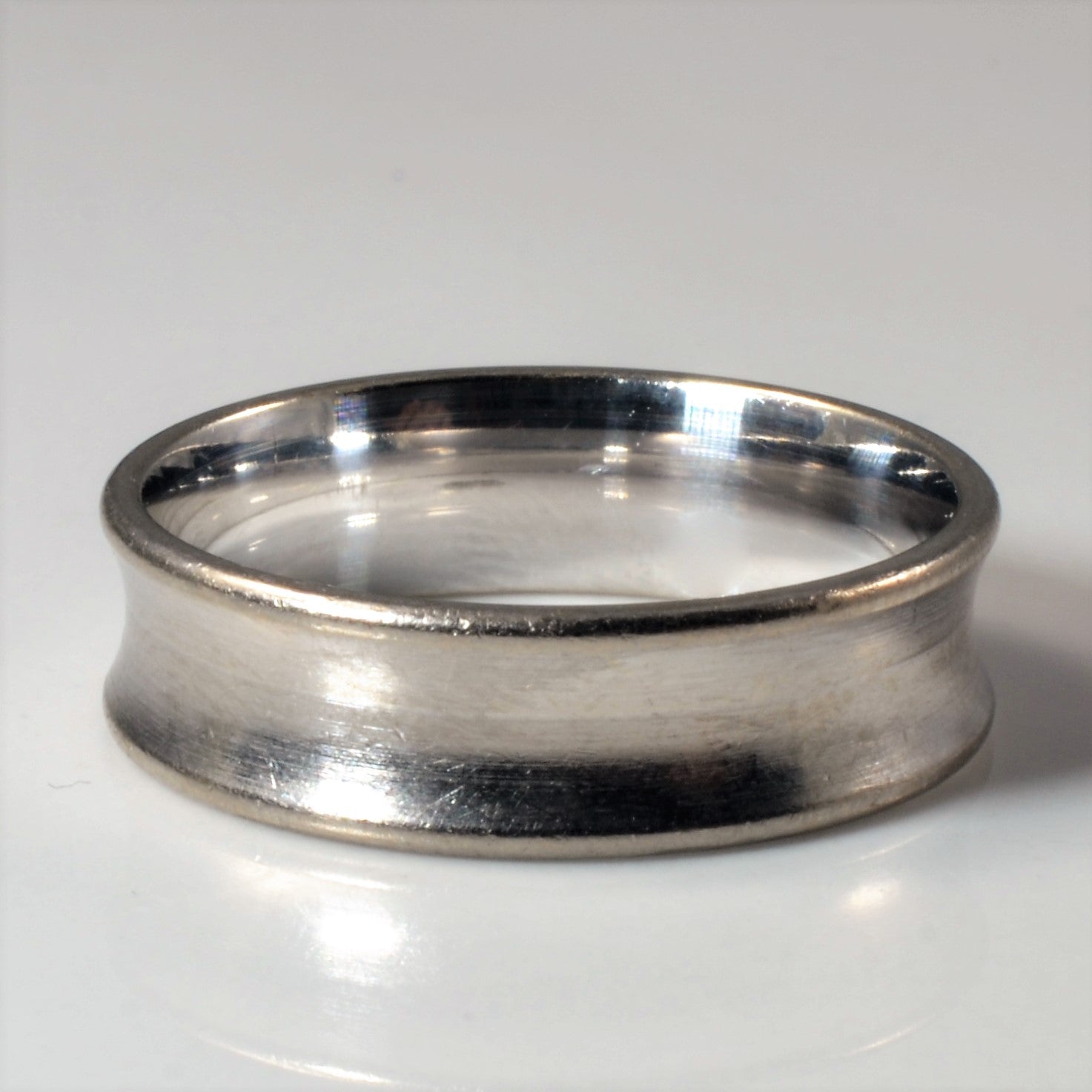White Gold Concave Band | SZ 8.75 |