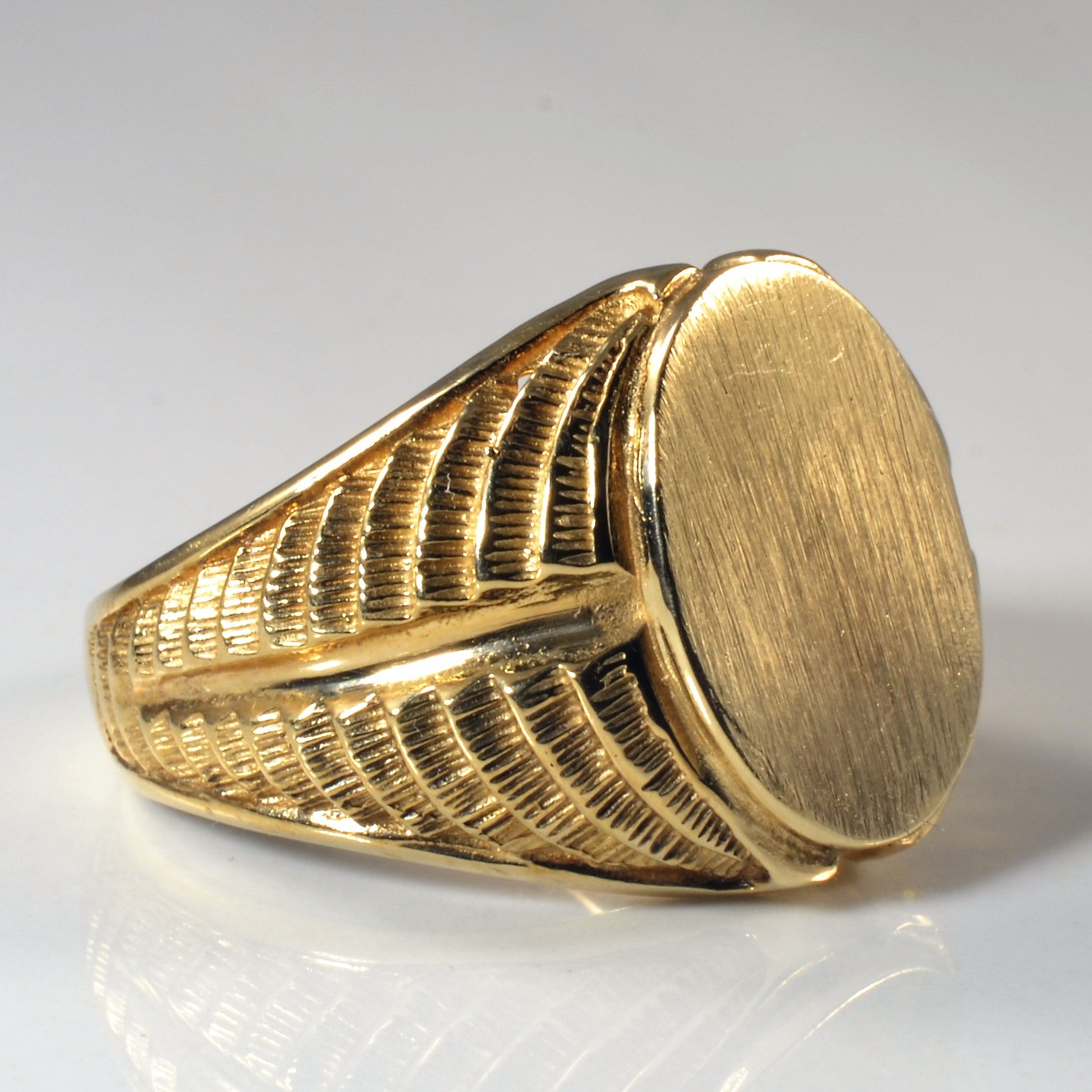 Wide Tapered Signet Ring | SZ 9 |