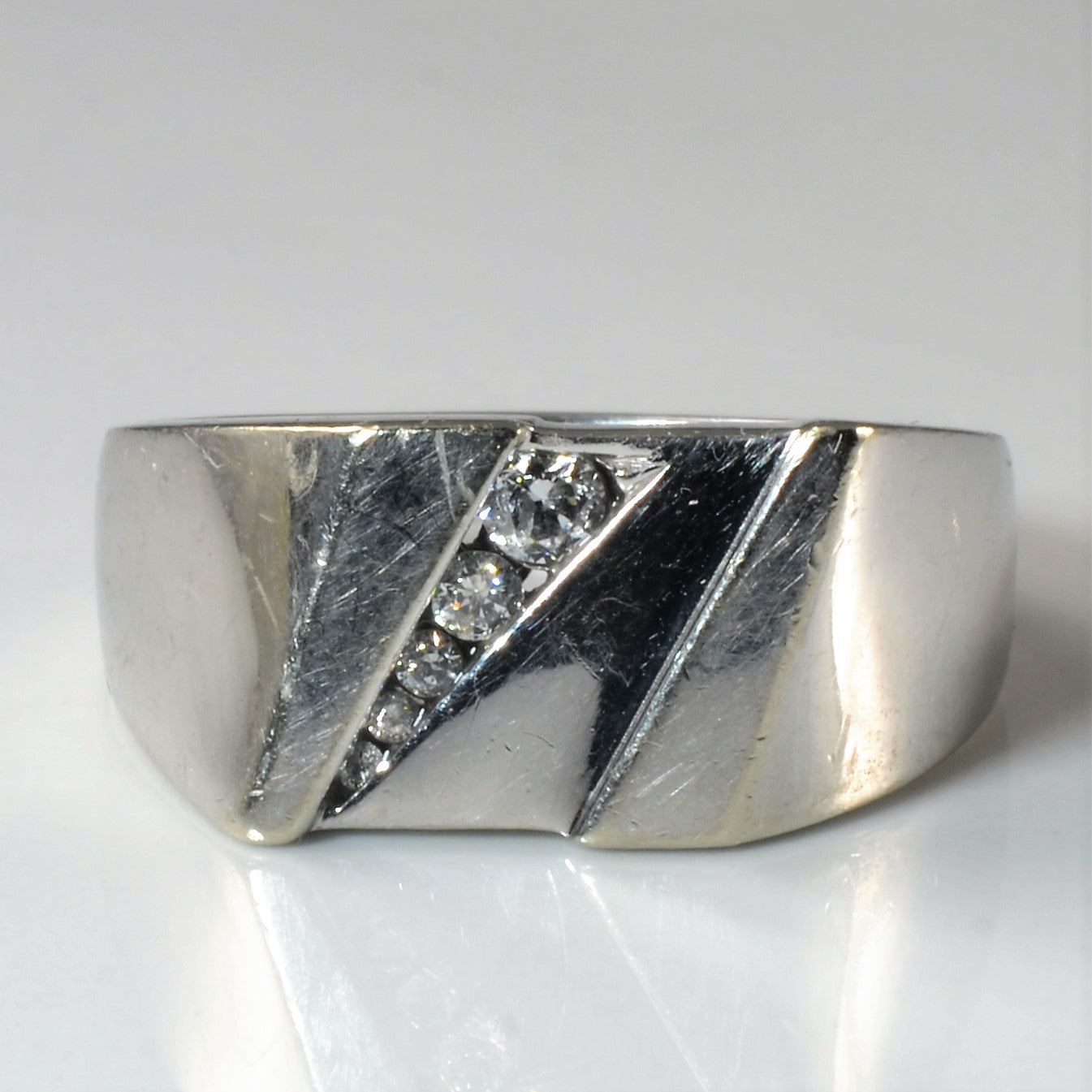 Diagonal Diamond Channel Band | 0.17ctw | SZ 11 |
