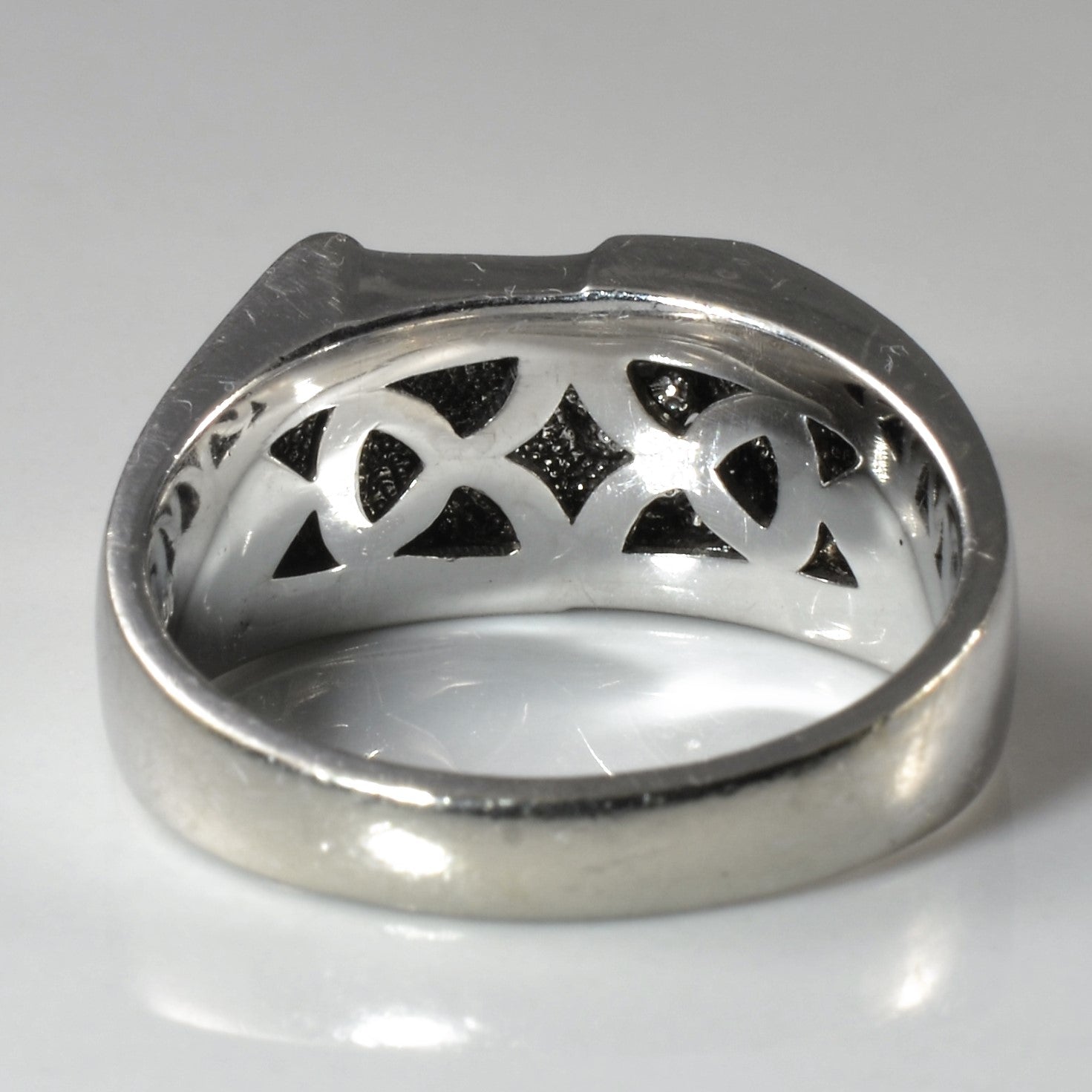 Diagonal Diamond Channel Band | 0.17ctw | SZ 11 |