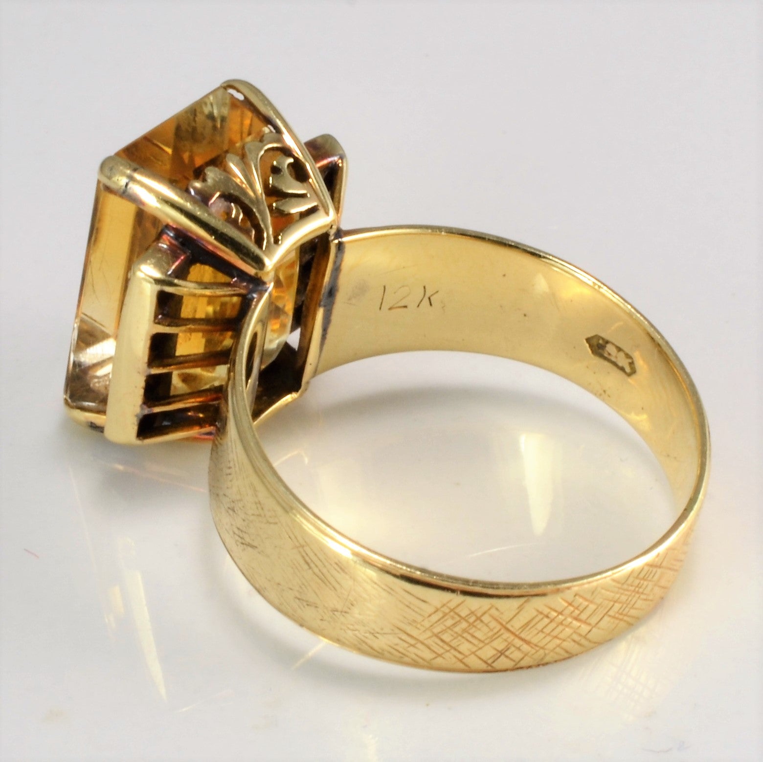 Retro Citrine & Diamond Cocktail Ring | 0.12ctw, 10.00ct | SZ 7.5 |