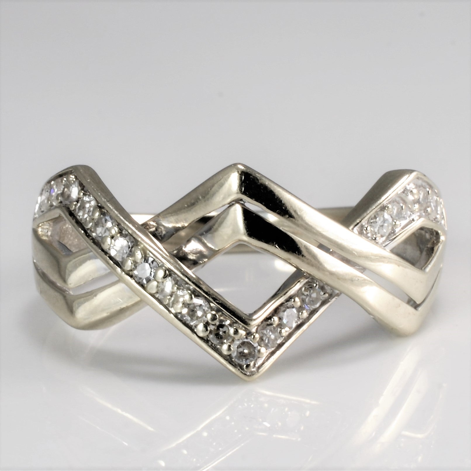 Textured Intertwined Diamond Ladies Ring | 0.20 ctw, SZ 6.5 |