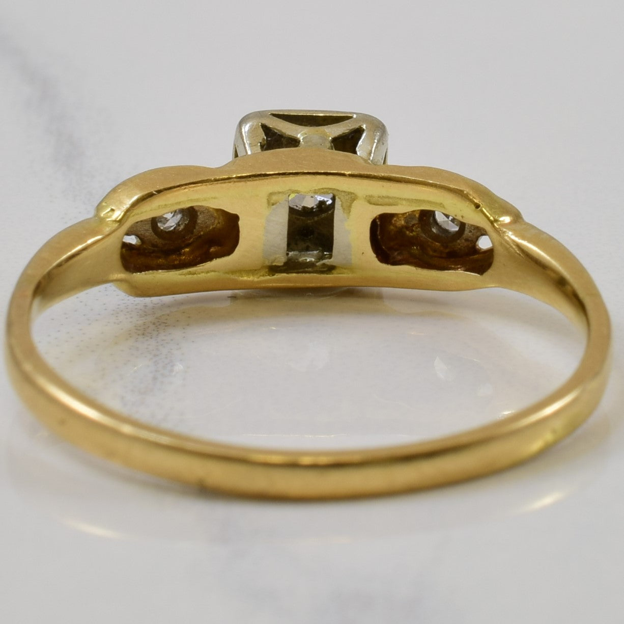 Retro Three Stone Diamond Ring | 0.20ctw | SZ 8.75 |