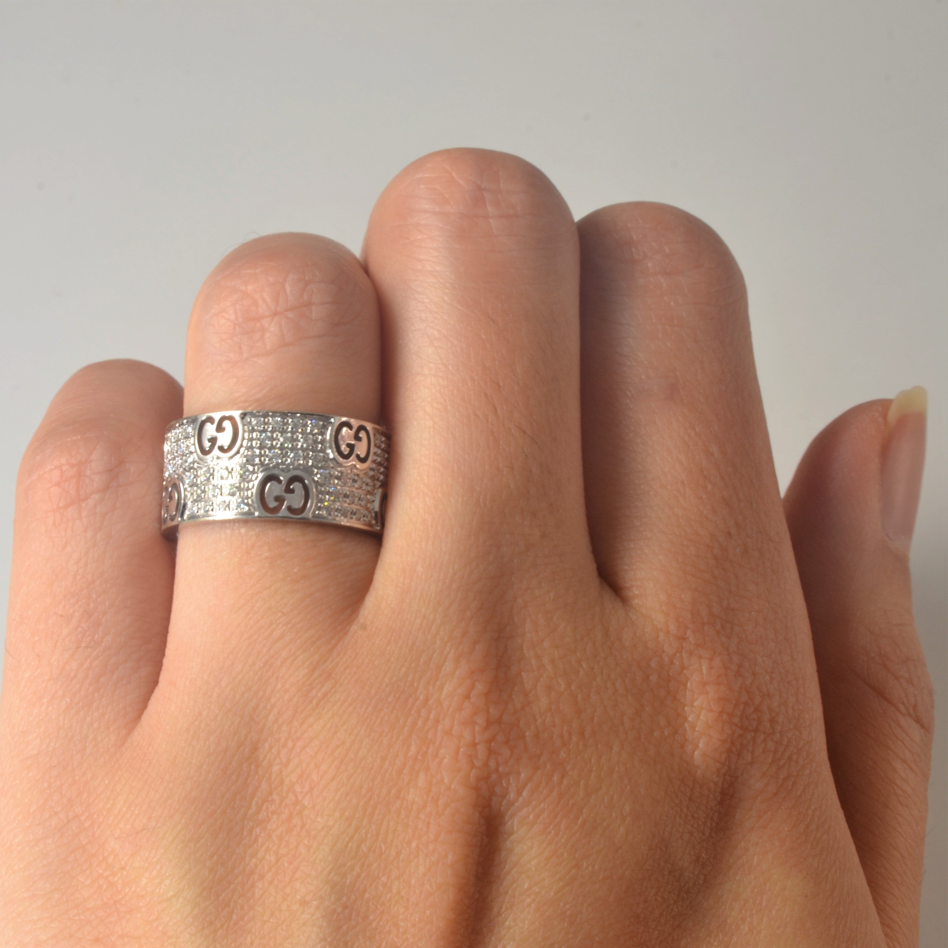 Gucci' White Gold Icon Diamond Stardust Eternity Band | 0.56ctw | SZ 5.75 |