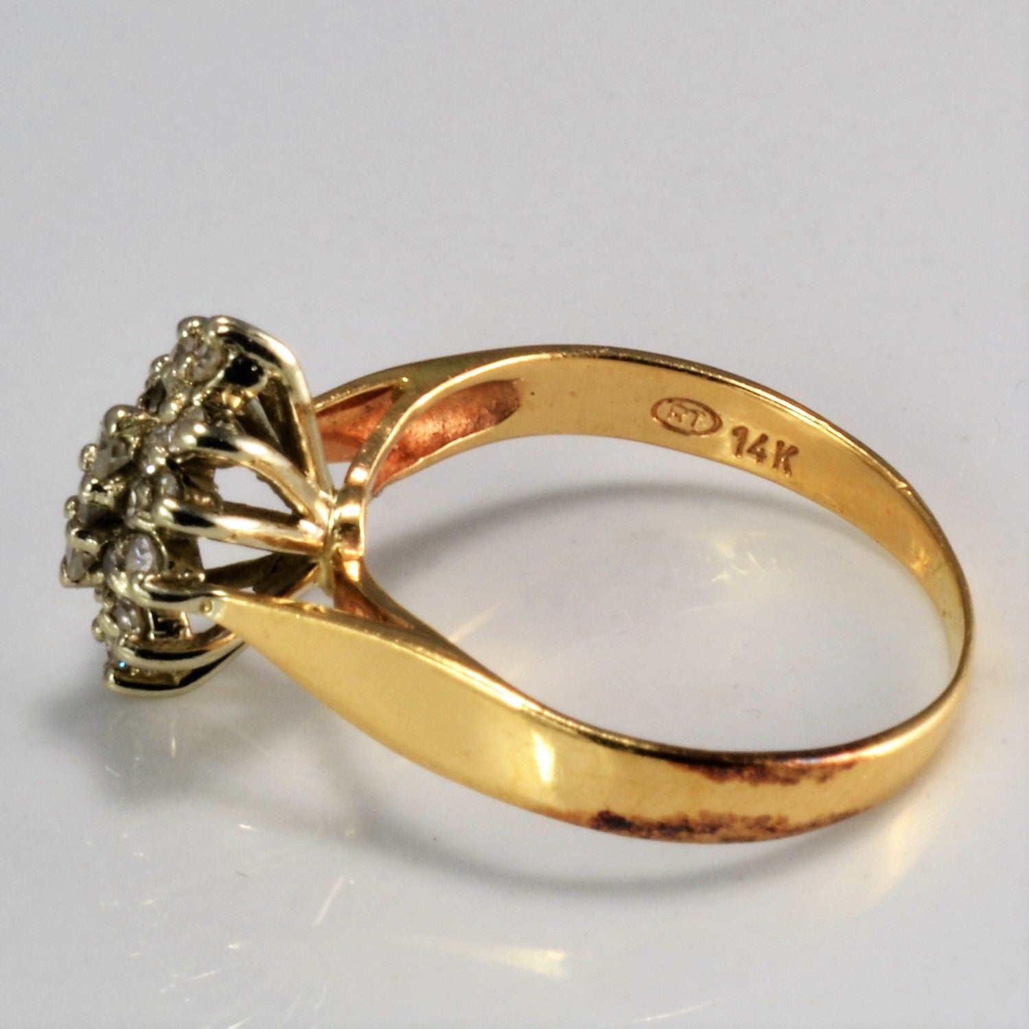 Cluster Diamond Ring | 0.25 ctw, SZ 5.5 |