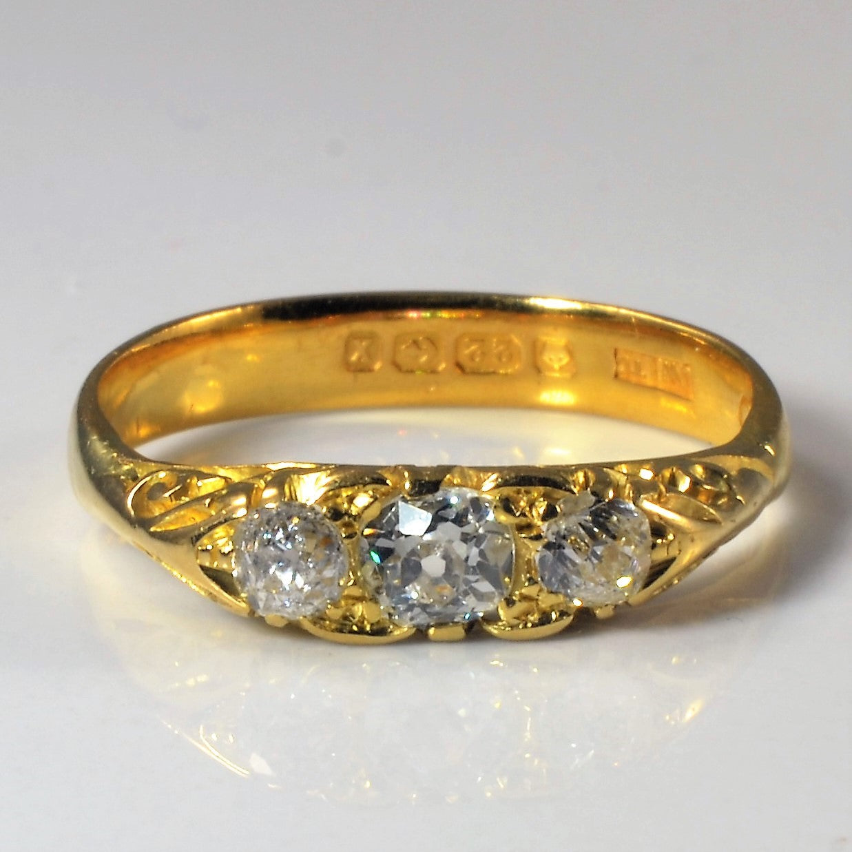 Bague victorienne à trois diamants | 0,45 ct au total | Taille 7,5 | 