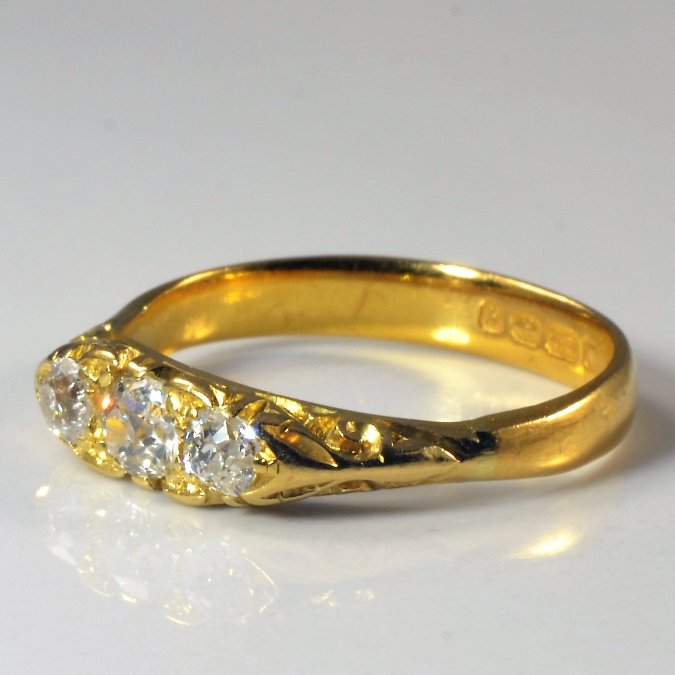 Bague victorienne à trois diamants | 0,45 ct au total | Taille 7,5 | 