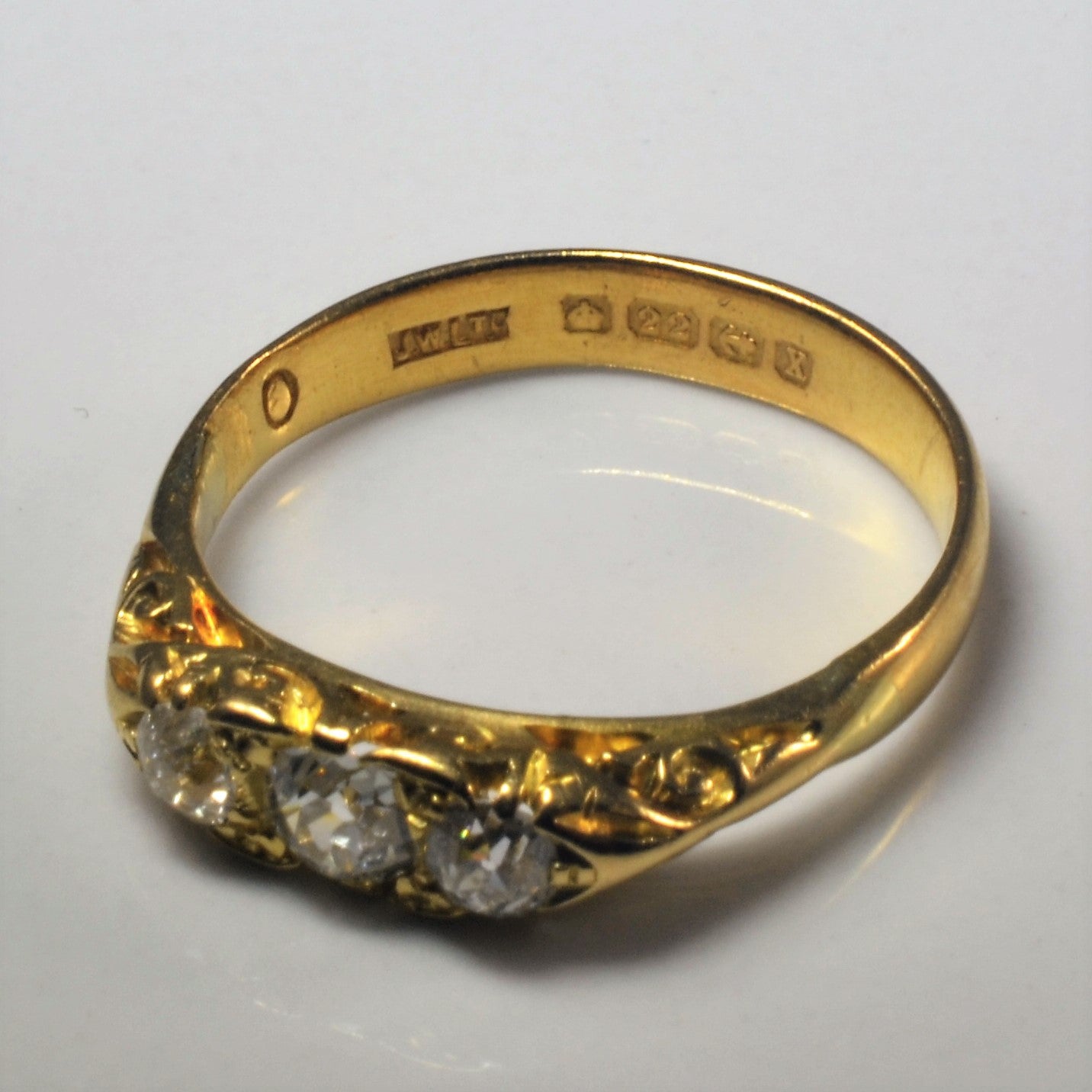 Bague victorienne à trois diamants | 0,45 ct au total | Taille 7,5 | 