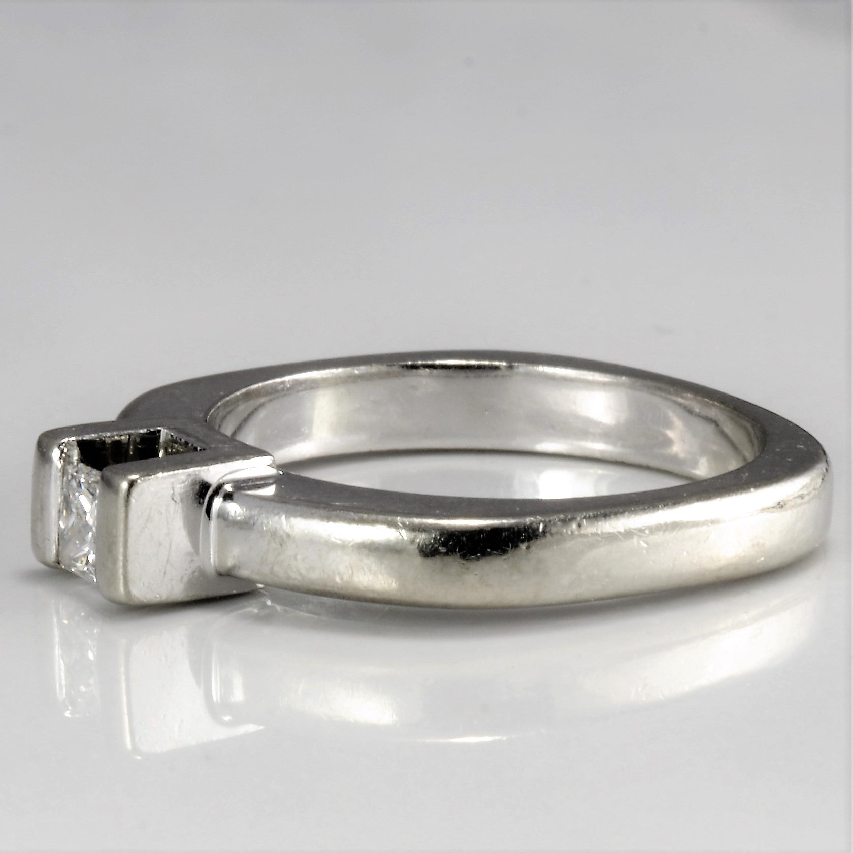 Semi Bezel Diamond Ring | 0.21 ct, SZ 6.5 |