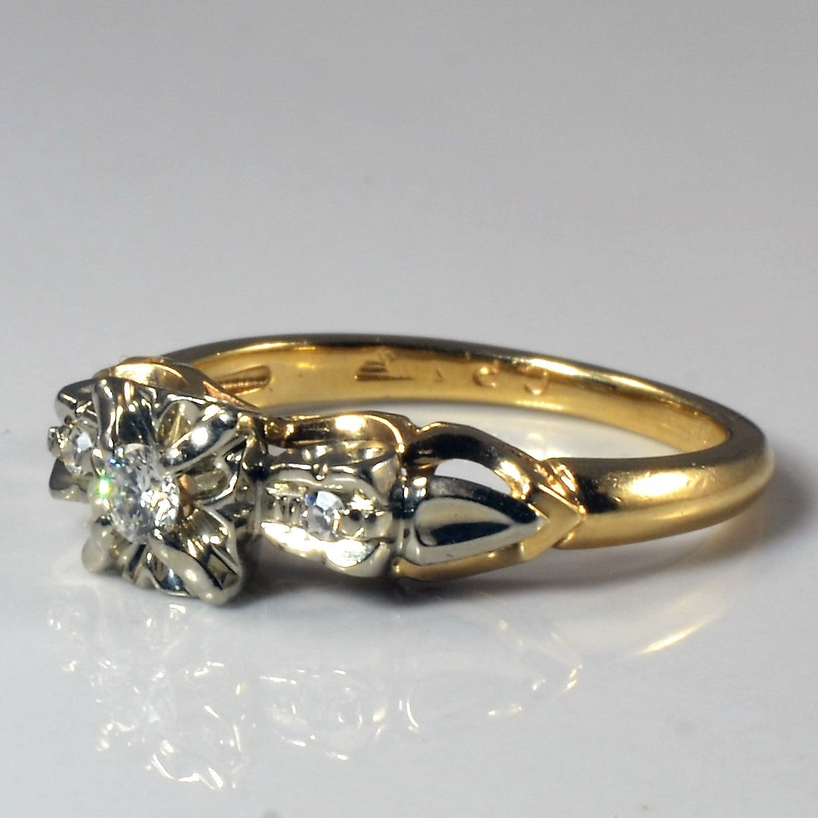 Retro Diamond Ring | 0.09ctw | SZ 4.75 |